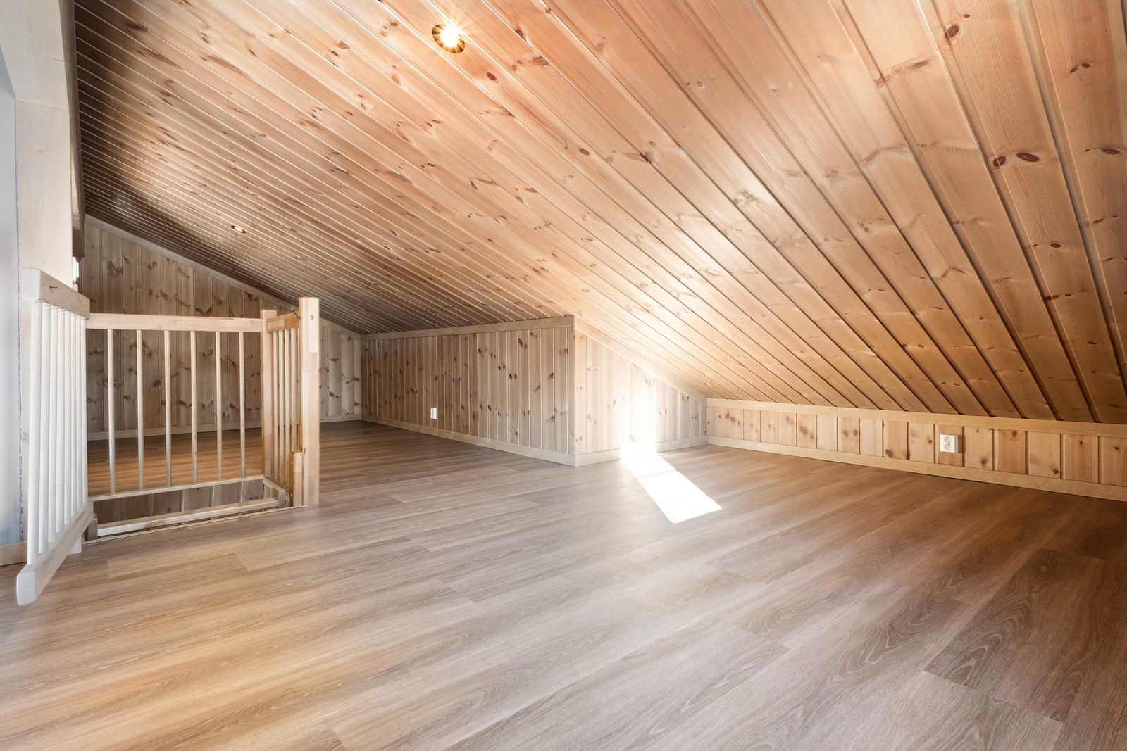 Golvareal på 21 m² - ikke målbart grunnet lav takhøyde Galleribilde