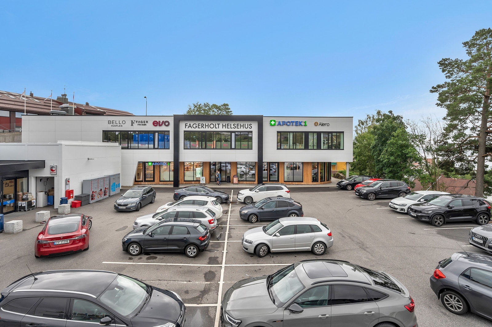 Mye parkering på eiendommen Galleribilde