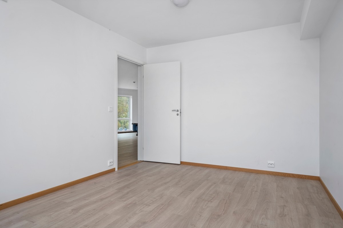 4412075_1-kkmtnb1.jpg Galleribilde