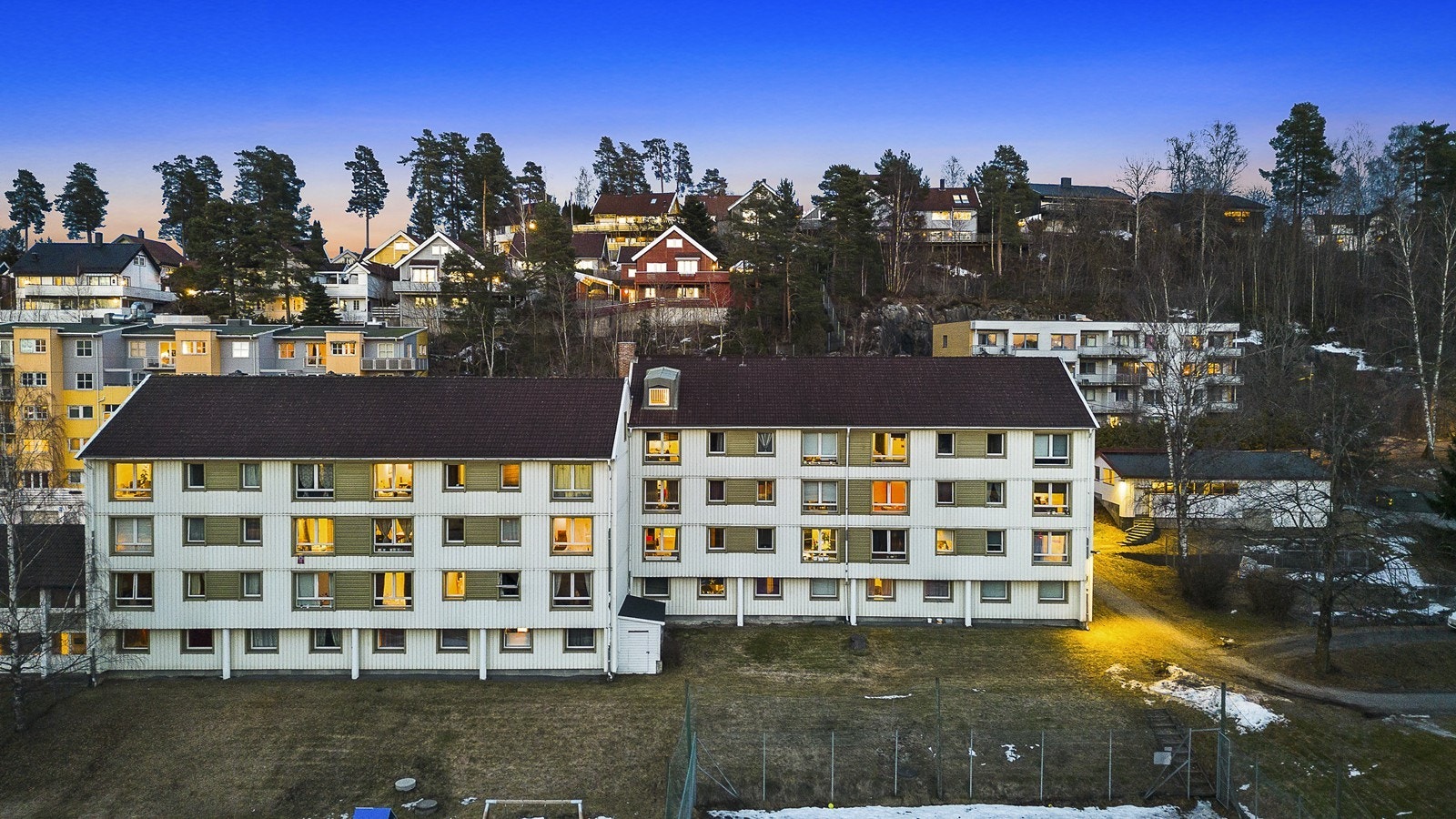 Leiligheten ligger skjermet og sentralt til på Hauketo, med kort vei til både tog og buss. Galleribilde