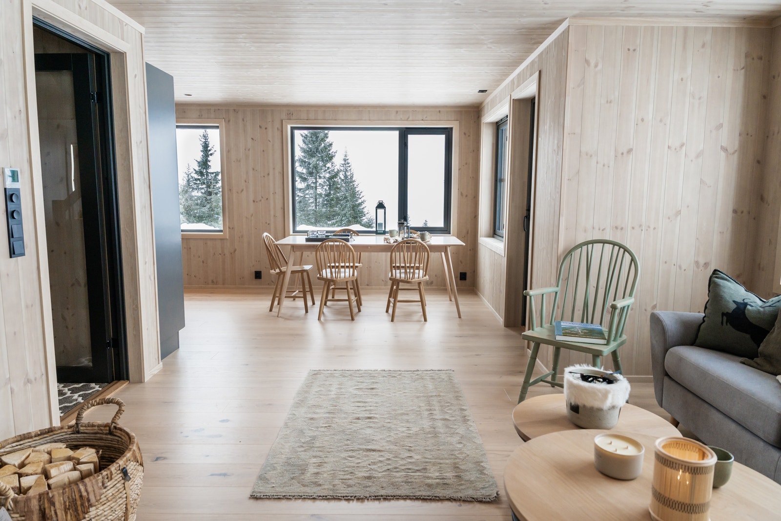 Foto fra visningshytte. Stue og spisestue hyttetype A Galleribilde
