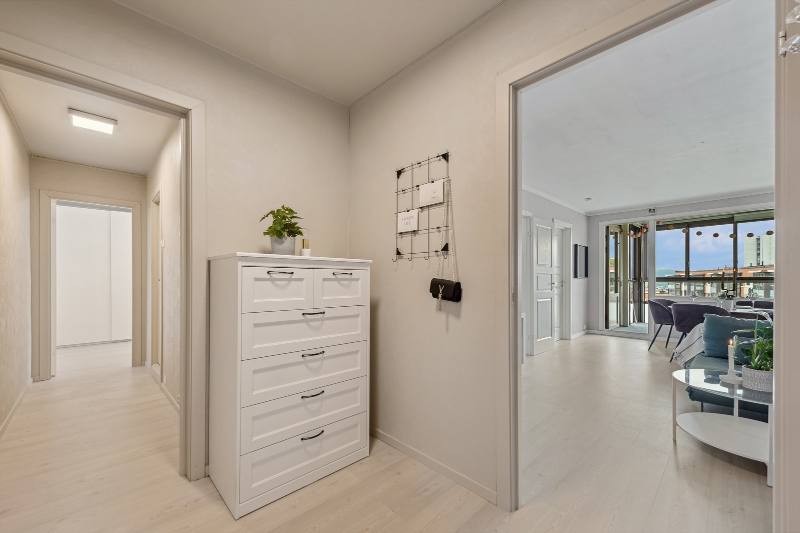 Entré tilknyttet en egen bod Galleribilde