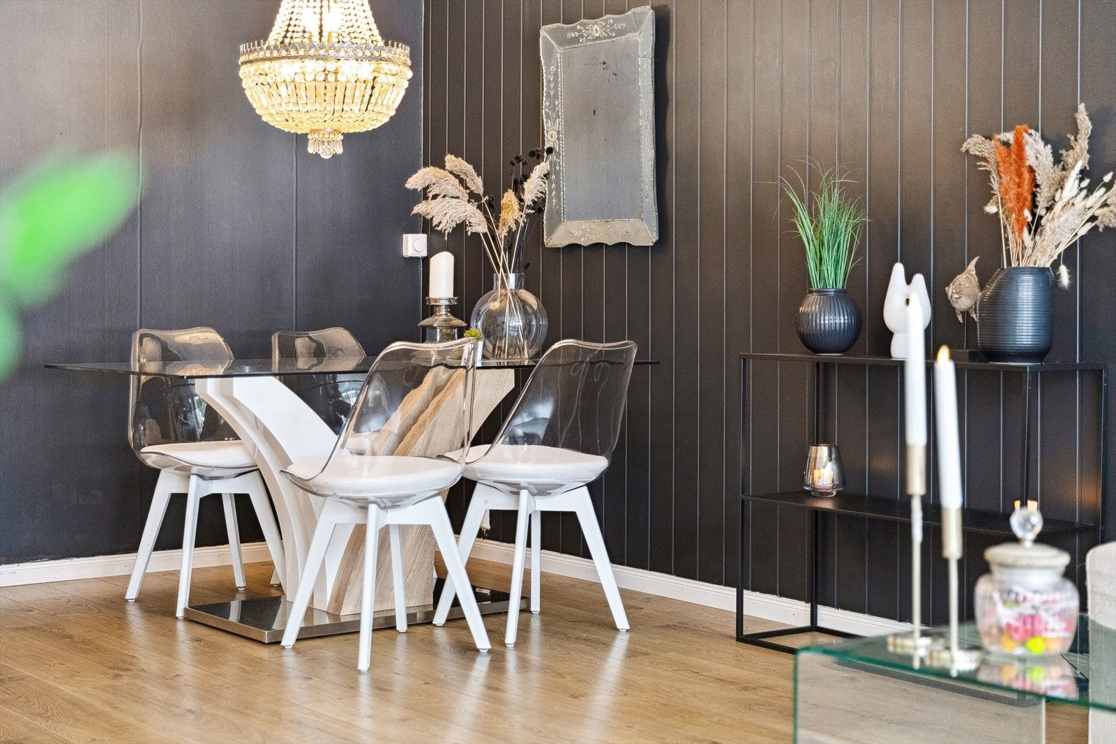 Stuen innbyr til en koselig atmosfære. Galleribilde