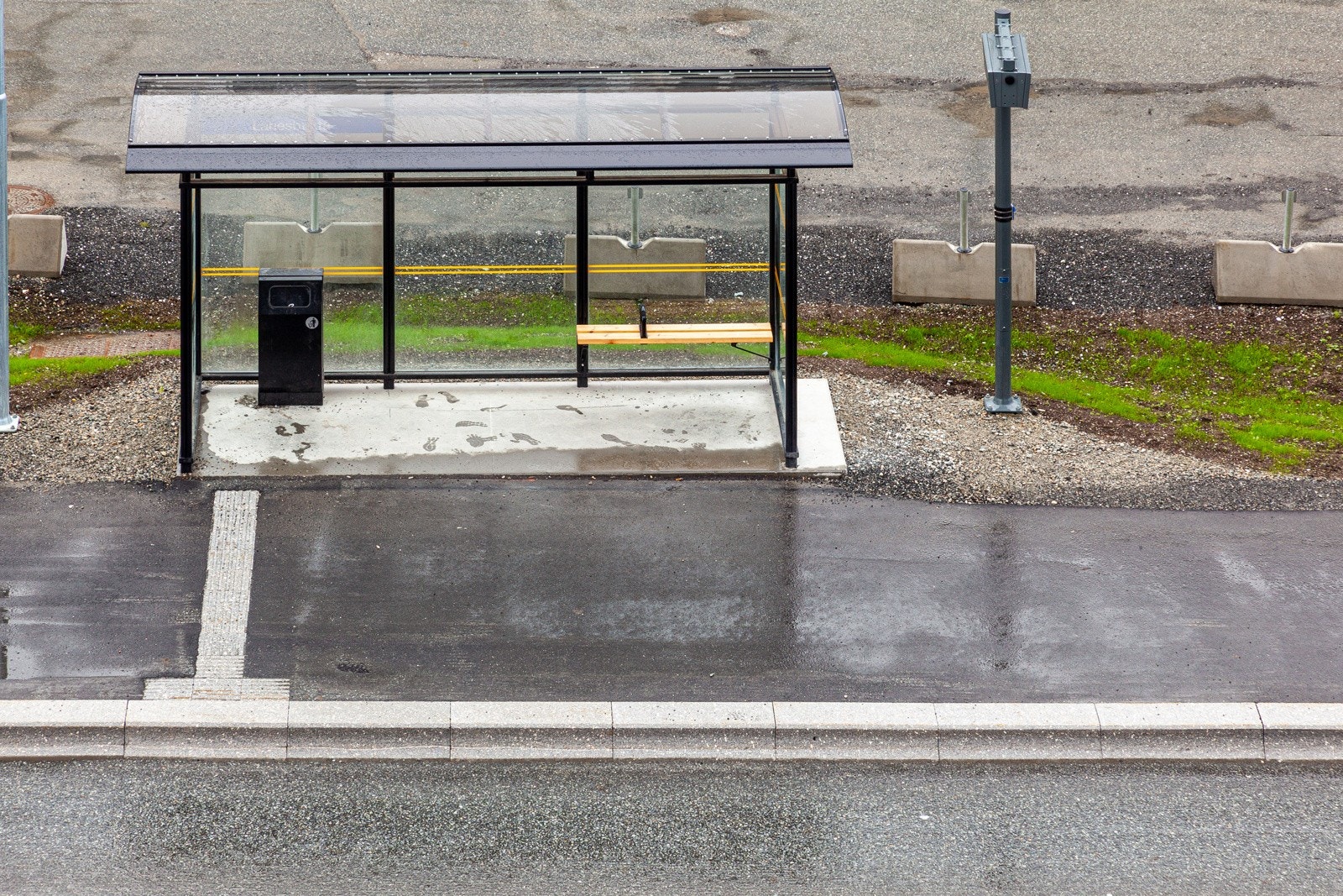 Busstopp med direkte bussforbindelser til bl.a. UiT/UNN og Giæverbukta (Langnes) og Tromsø sentrum. Galleribilde