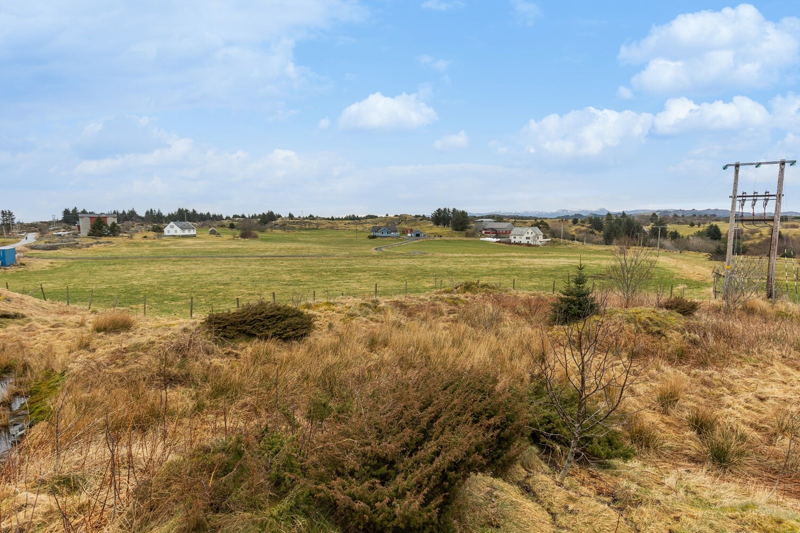Luftig utsikt mot vakkert omkringliggende naturlandskap Galleribilde