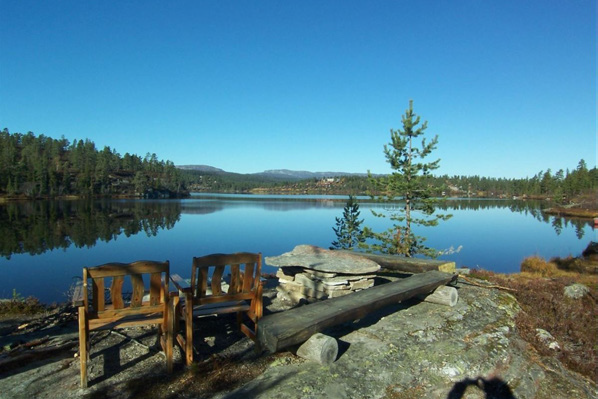Det er mange flotte vann så som Sandvatnet og Holmevatnet Galleribilde