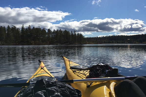 På sommer kan mange vann nytes fra kajakken Galleribilde