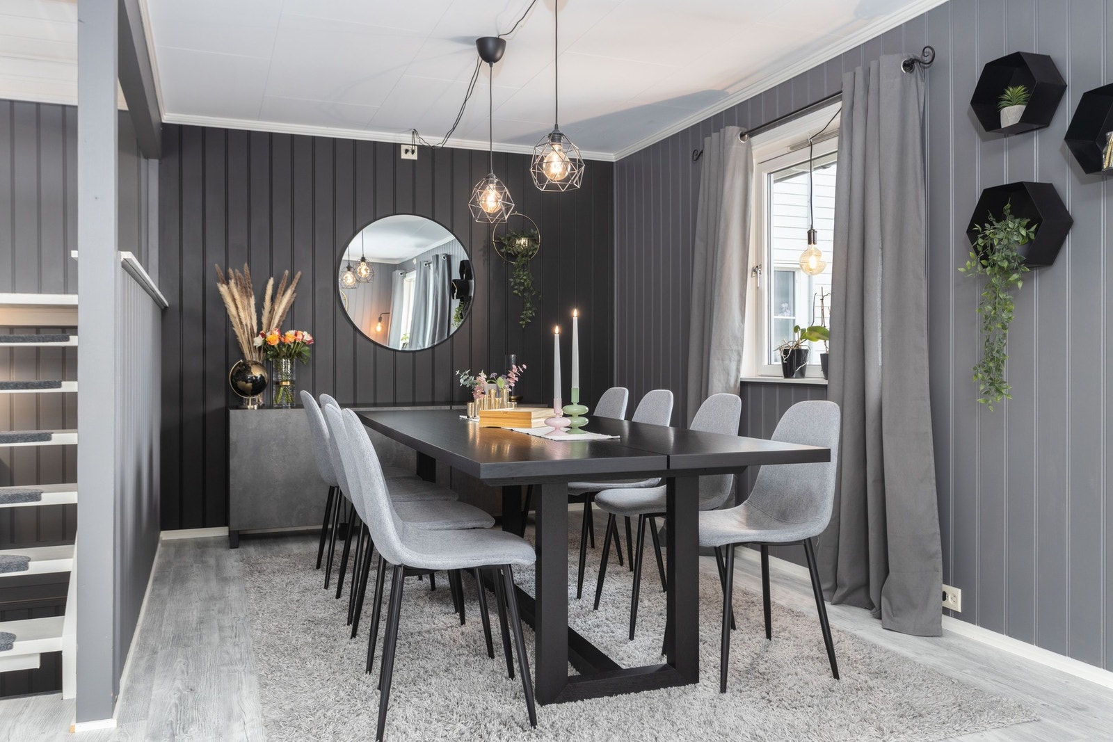 Hyggelig spiseplass som innbyr til sosialt samvær med familie og venner! Galleribilde