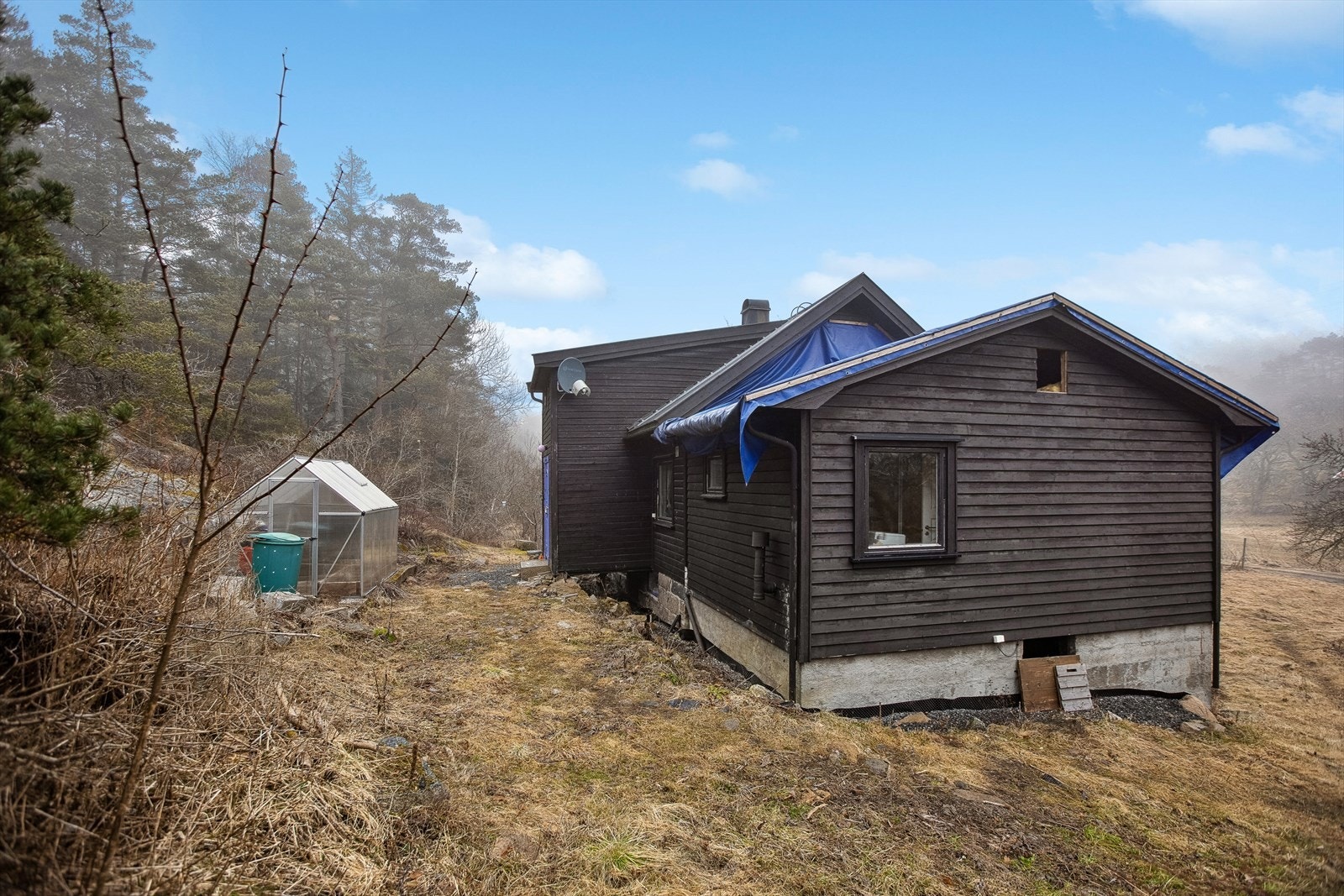 Boligen måler 91 kvm (bruksareal-internt) og strekker seg over tre plan. Galleribilde