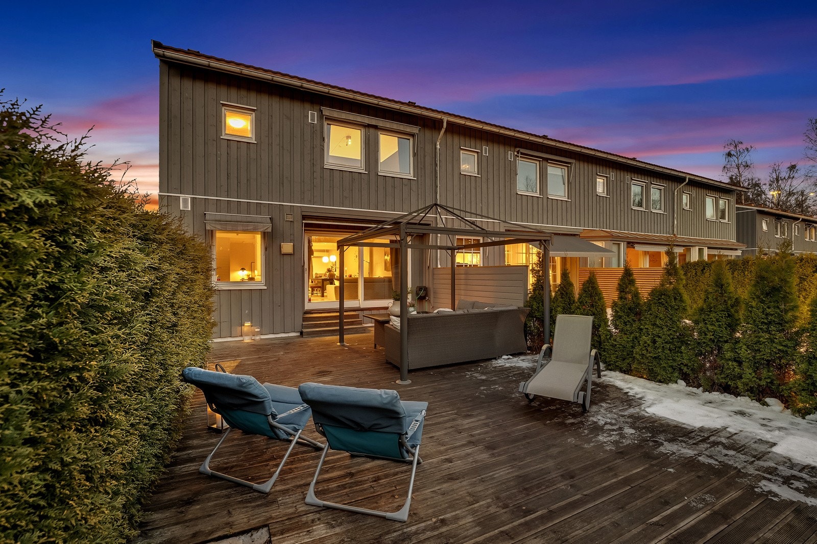 Nevnte jeg den vestvendte terrassen på ca 54 kvm? Galleribilde