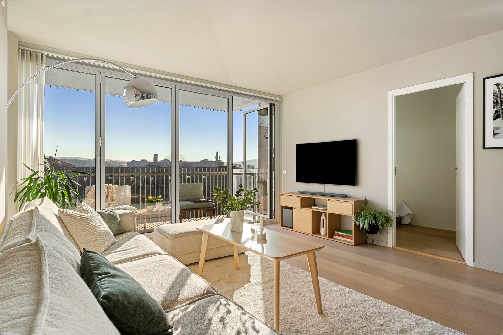 Stue med flott utsikt. Galleribilde