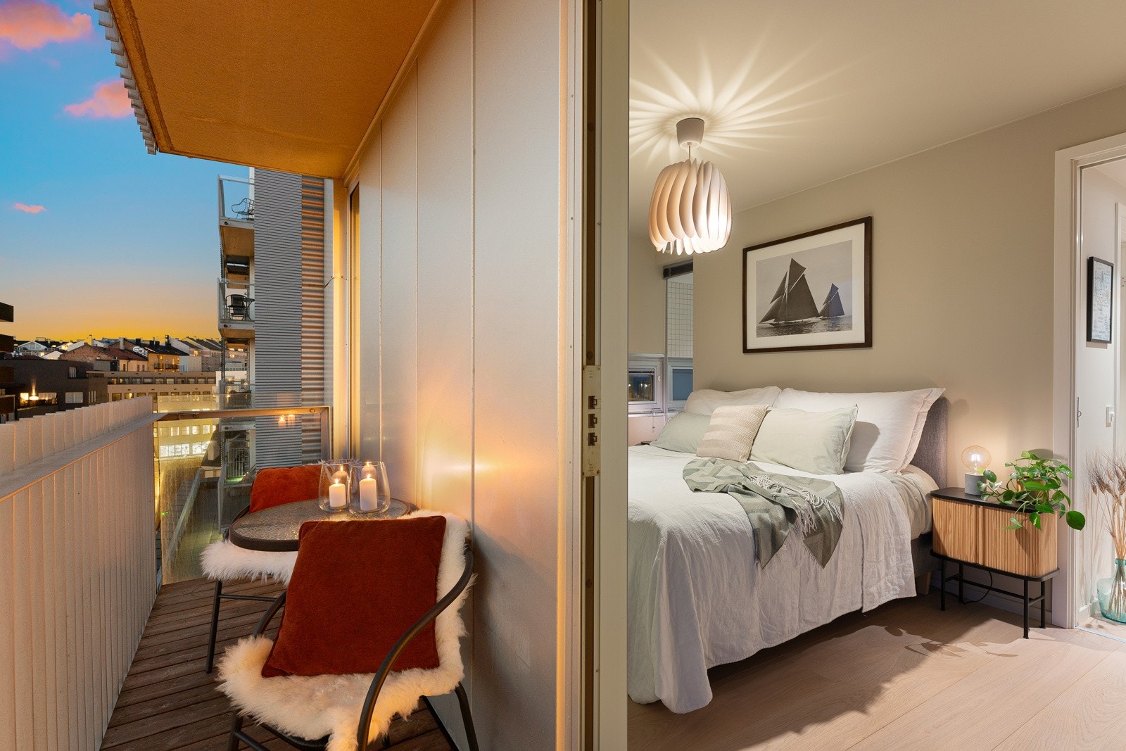 Hovedsoverommet er av god størrelse og har utgang til balkong på ca. 4 kvm. Galleribilde