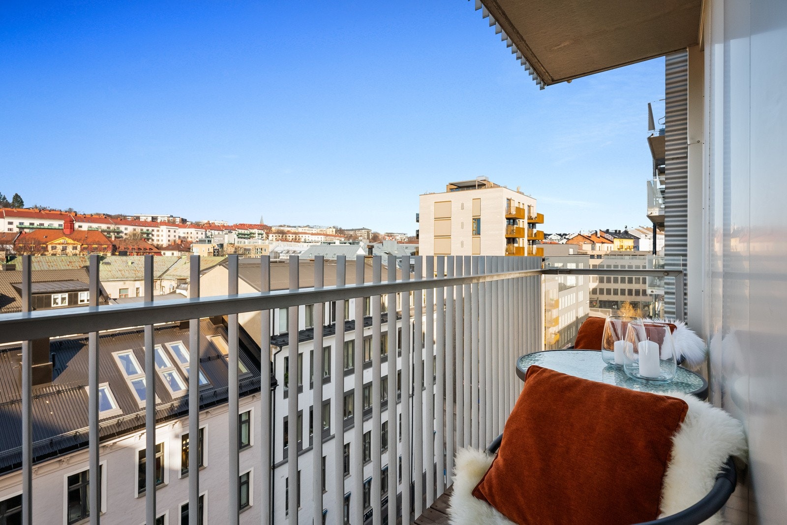 Balkong på ca. 4 kvm med herlig kveldssol. Galleribilde