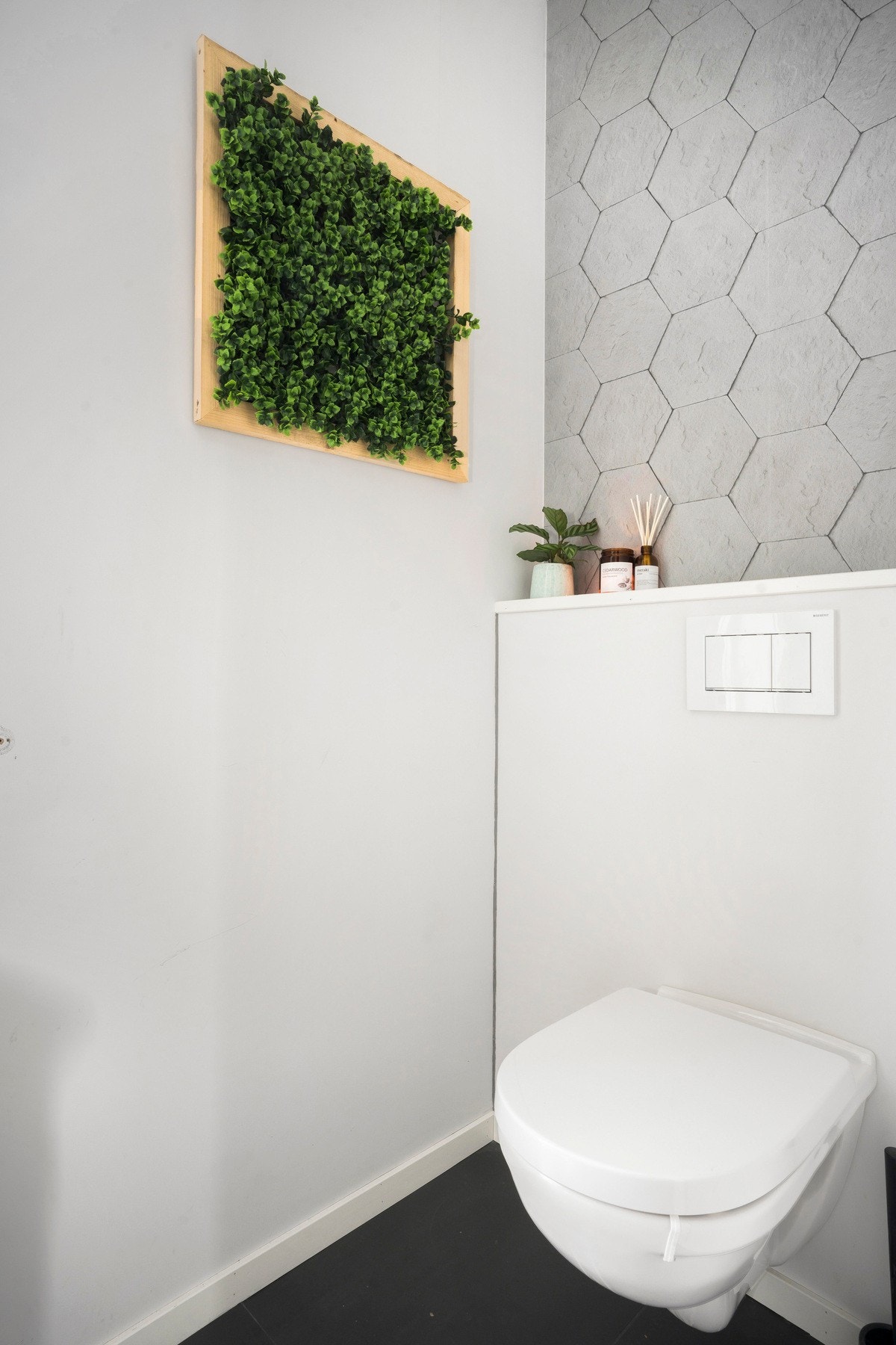 Gjestetoalett med toalett fra Villeroy Boch. Galleribilde