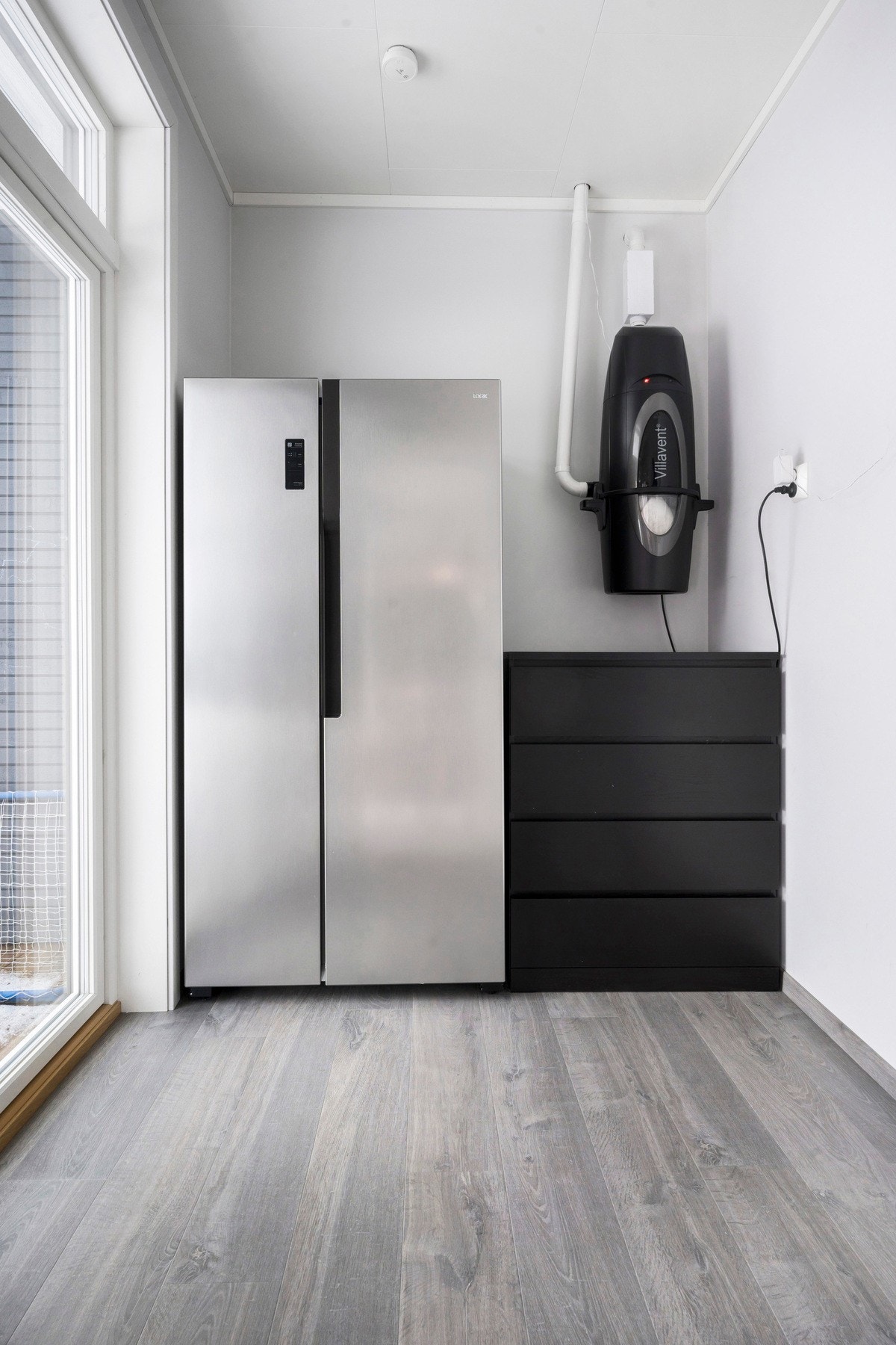 Praktisk ekstra utgang fra kjøkkenet og til terrassen. Galleribilde