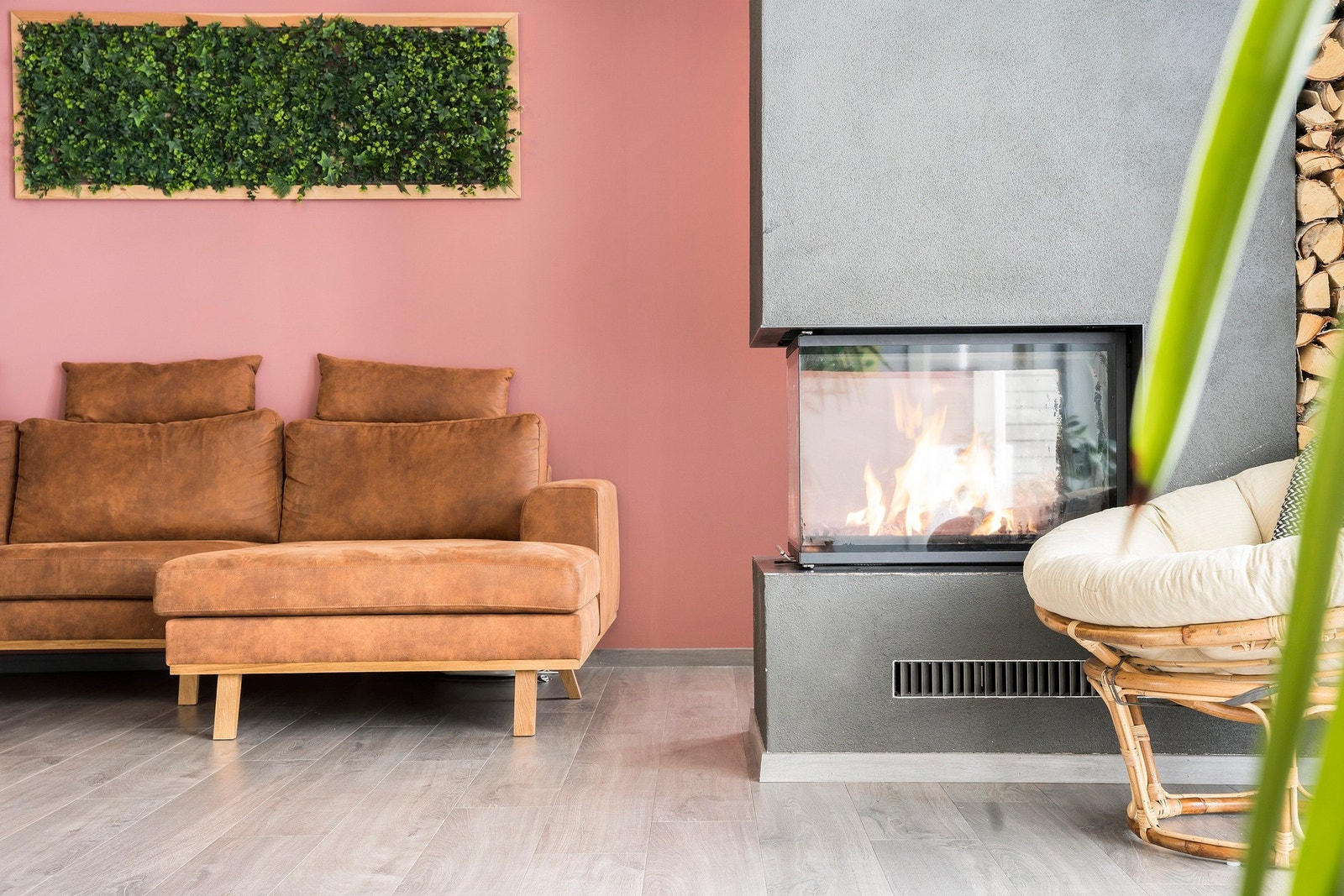 Med den stilige peisen er det lett å skape en god og lun stemning i stua. Galleribilde