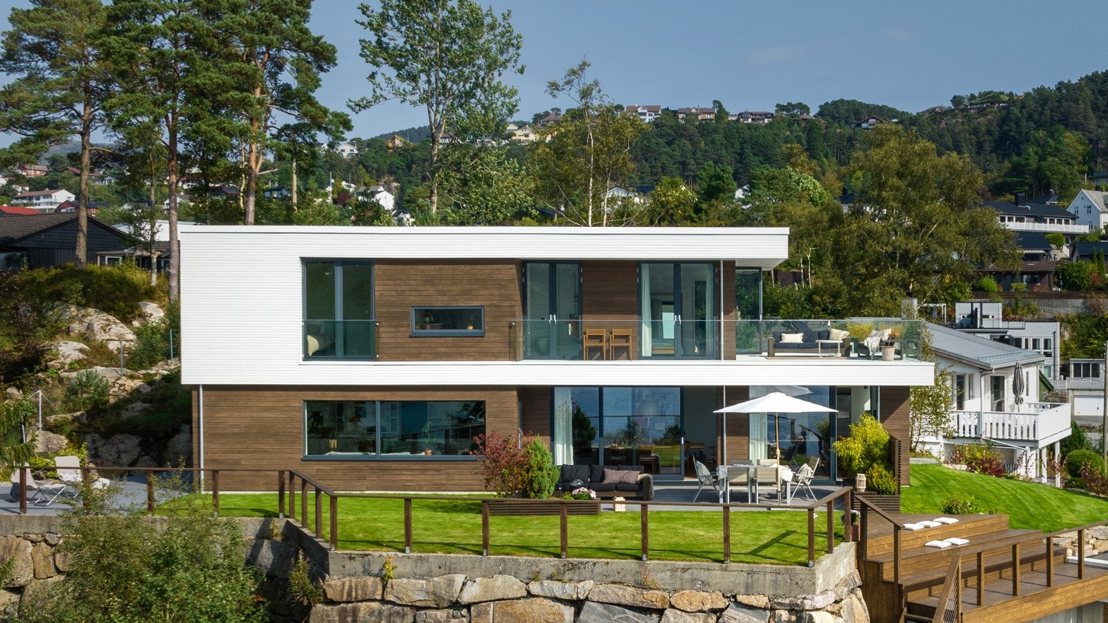 Huset har et karakteristisk og gjennomført praktisk og flott design. Galleribilde