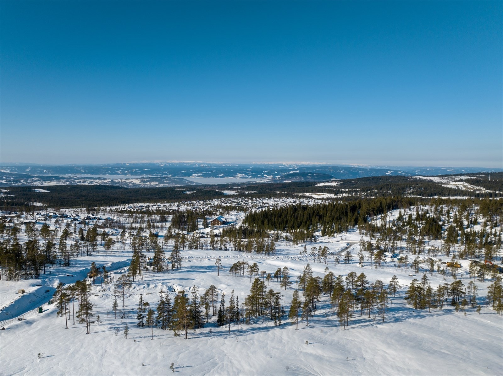 EiendomsMegler 1 Hadeland v/Sindre Backe har gleden av å presentere 61 hyttetomter på vegne av Brandbu og Tingelstad Almenning! Galleribilde