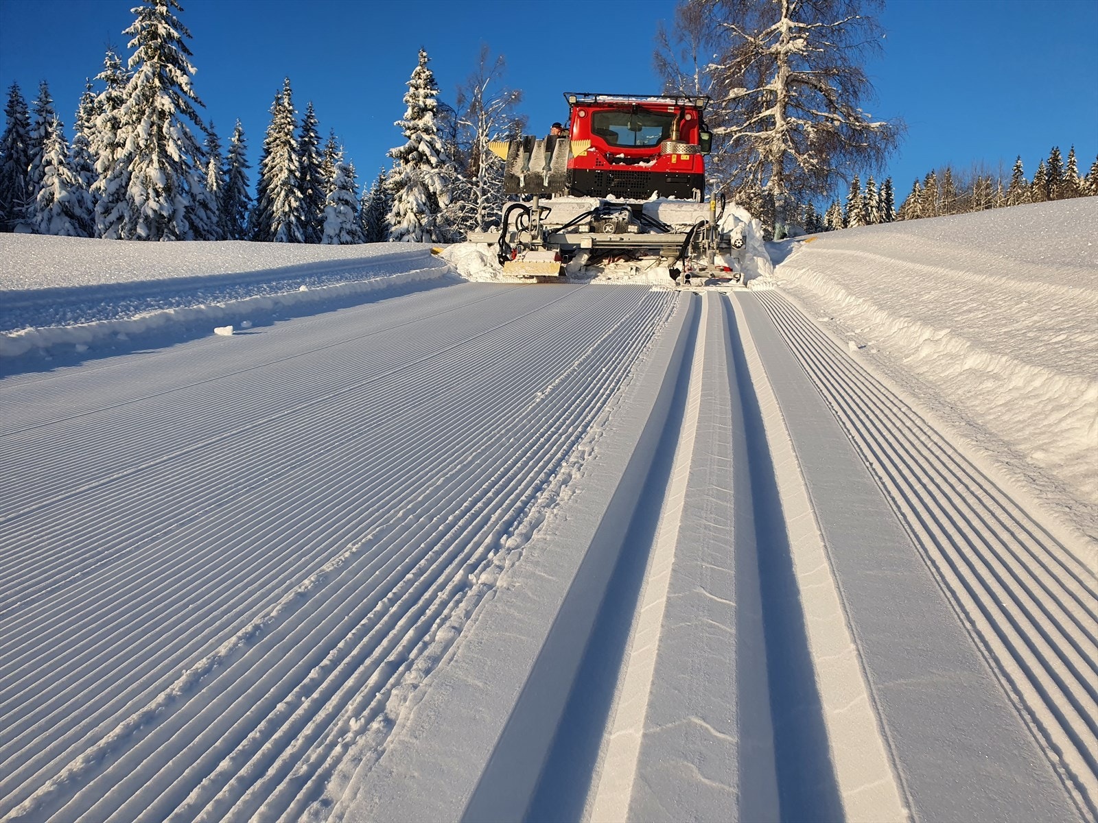 Lygna kan by på flott natur og stabile vinterforhold. Løypene, totalt ca. 220 km, som kjøres av Øståsen Skiløyper, er kjent for sin gode kvalitet og preparering. For løypeoversikt, se www.skiforeningen.no Galleribilde