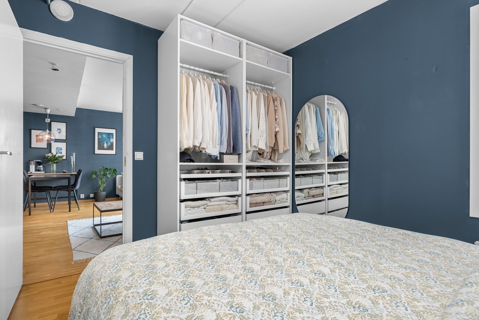 Leiligheten har balansert ventilasjon som sørger for frisk luft til en hver tid. Galleribilde