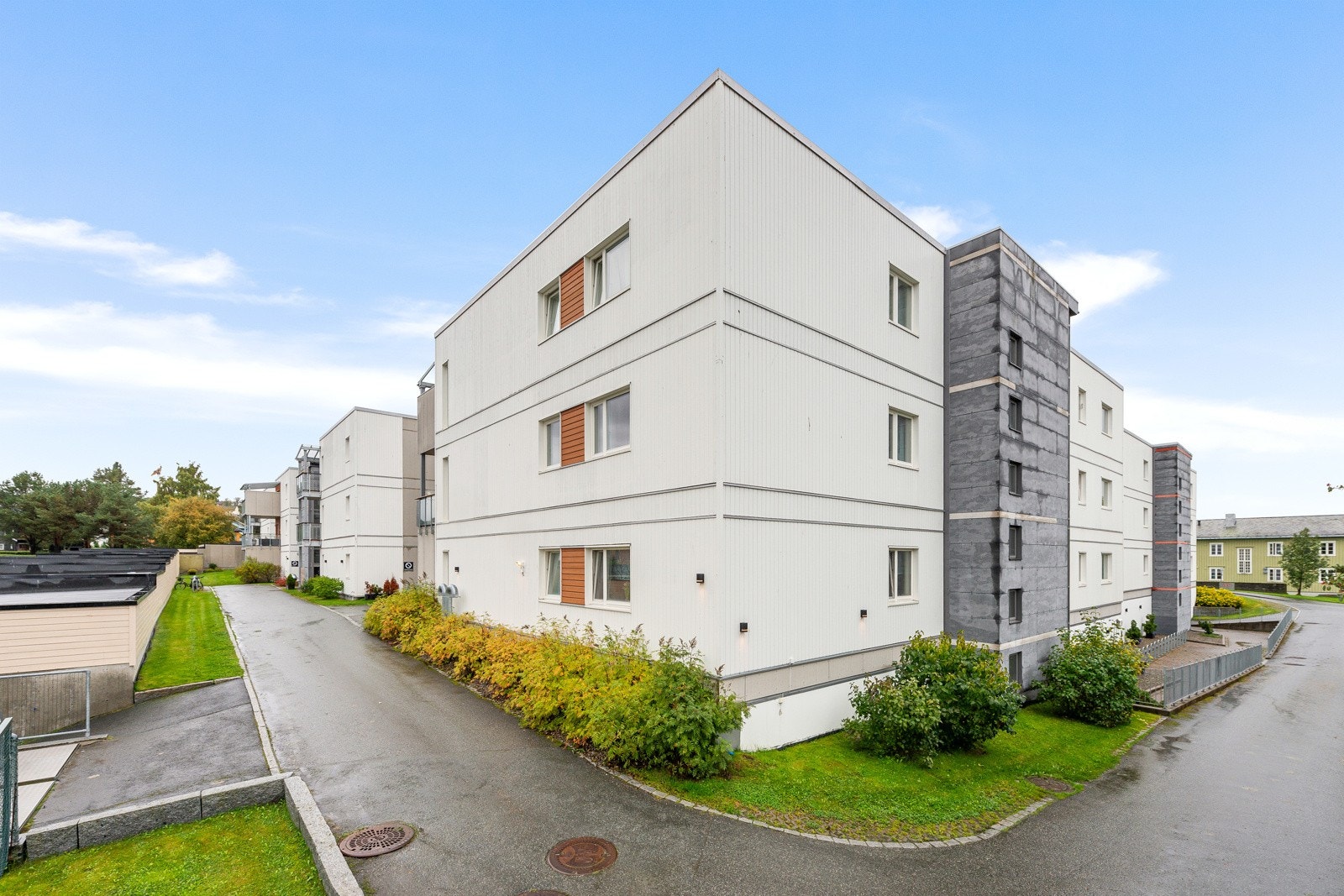 Rolig og fint boligområde som består både av studenter, barnefamilier og eldre. Galleribilde