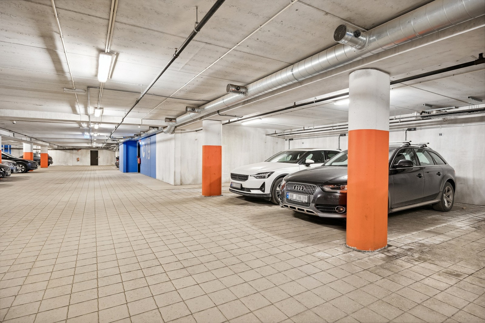 I parkeringskjelleren disponerer du en egen parkeringsplass. Galleribilde