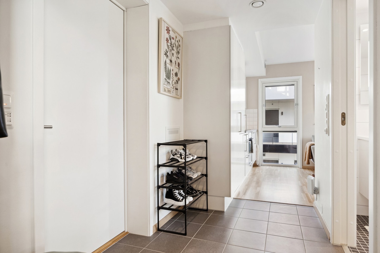Ved spørsmål vedr. IN-ordningen konferer megler. Galleribilde