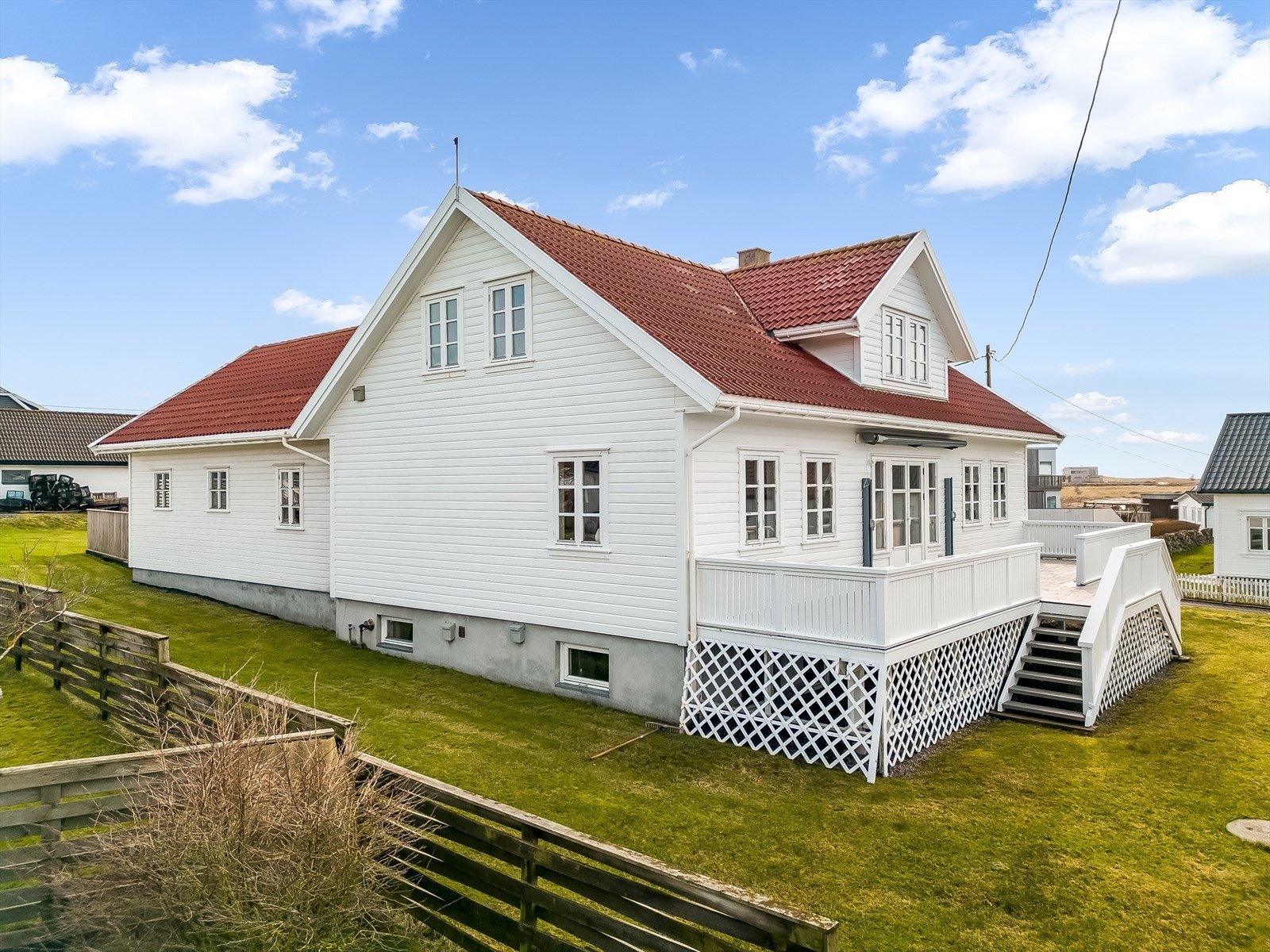 Pent utformet helhetlig enebolig Galleribilde