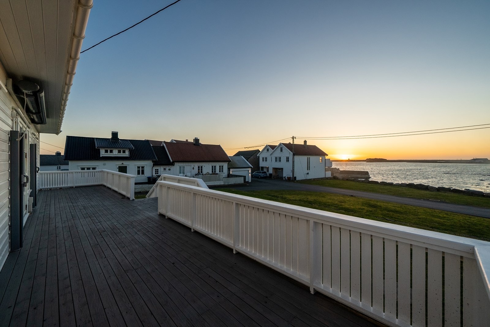De mange flotte solnedgangene er et skue fra eiendommen. Galleribilde