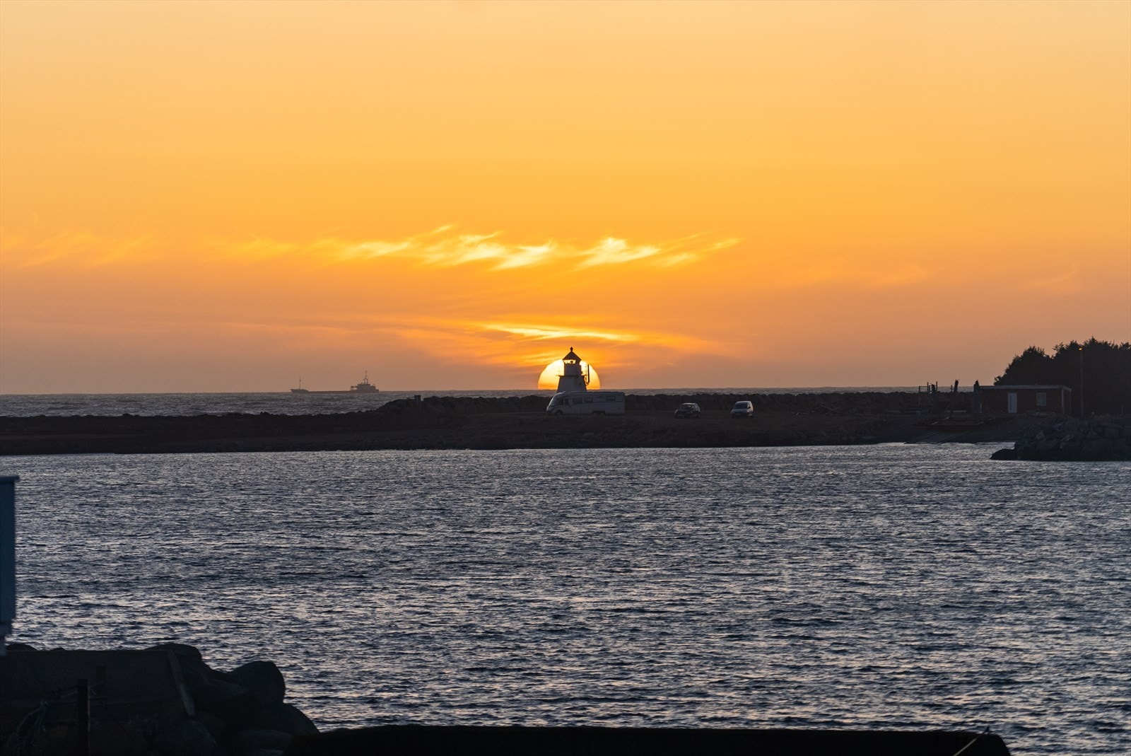 Solnedgang bak Molja. Galleribilde