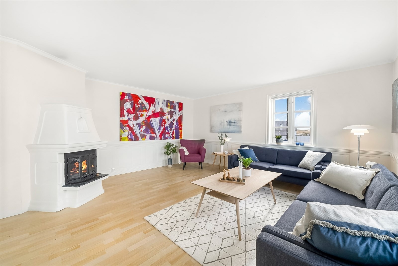 Pen peis med innsats som skaper en god stemning på kalde dager. Galleribilde