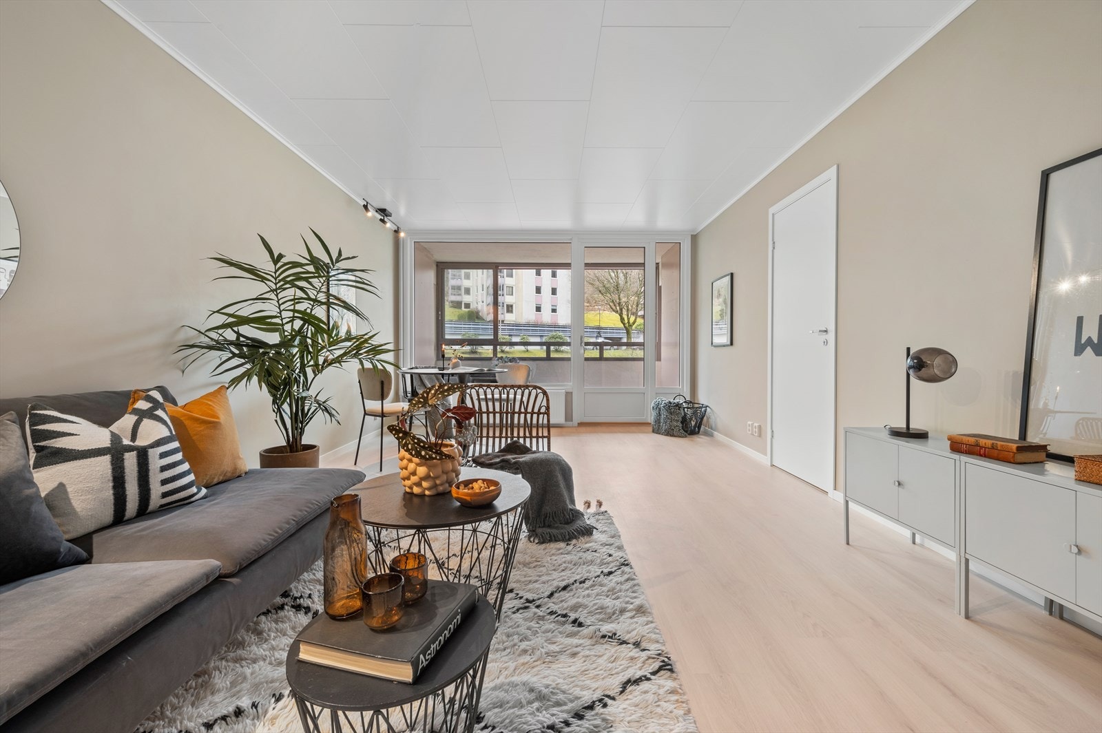 Vinduene sørger for rikelig med naturlig lys. Galleribilde