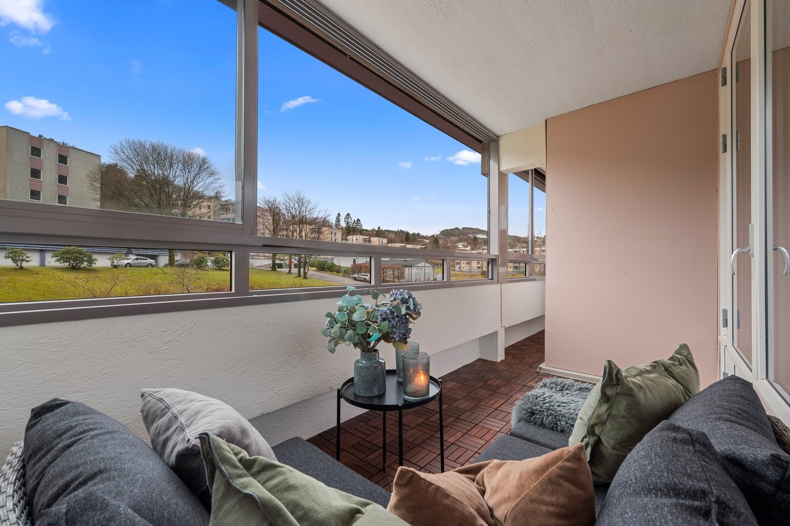 Vinduene kan åpnes på balkongen. Galleribilde