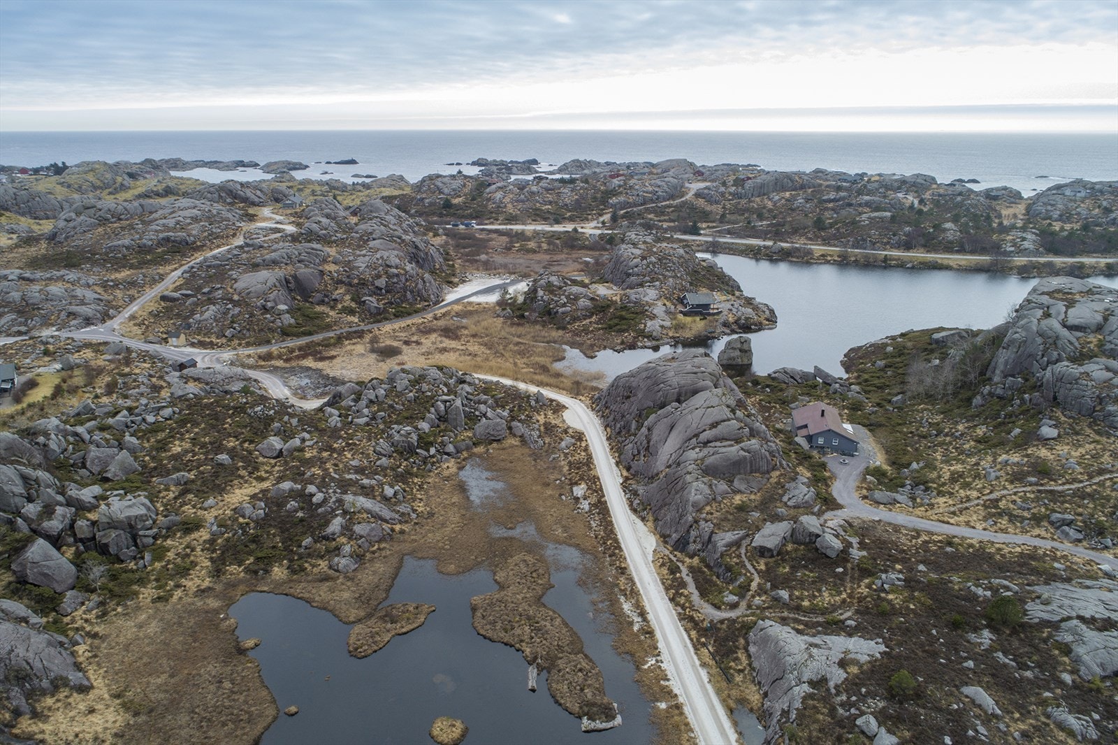 Velkommen til Holmane hyttefelt, presentert av Charlotte Ødegård, EiendomsMegler 1 Jærmegleren avd. Nærbø/Hå. Galleribilde