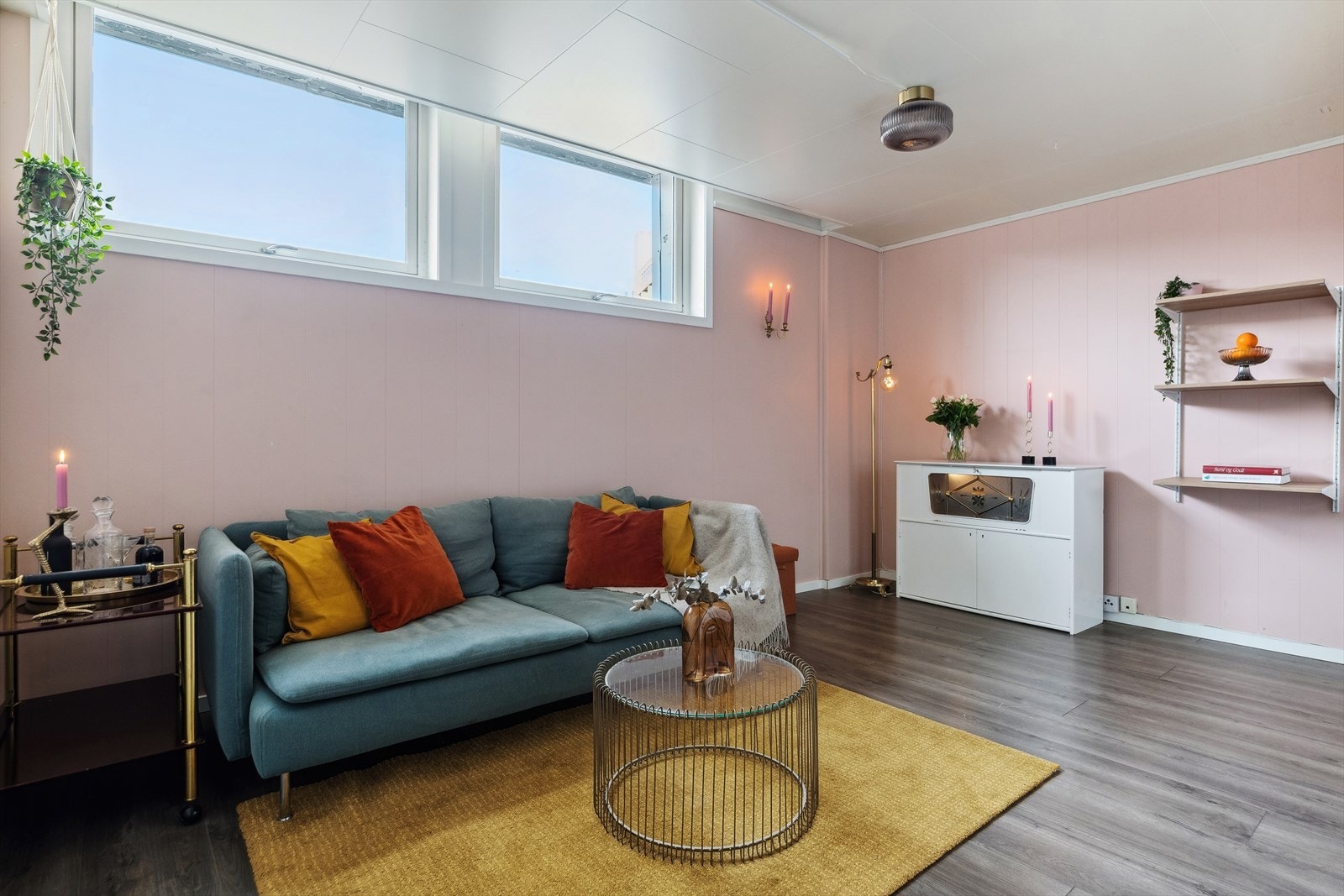 Aktiv Eiendomsmegling v/ Marius Kvalvik har gleden av å presentere Mellomila 34 - en trivelig og smart utnyttet 1-roms selveierleilighet. Galleribilde