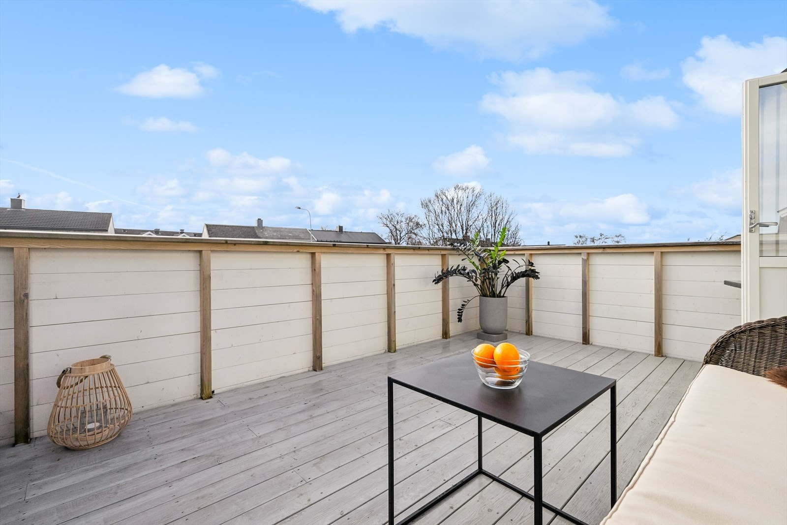 Fra stuen er det utgang til stor balkong fra 2017 Galleribilde