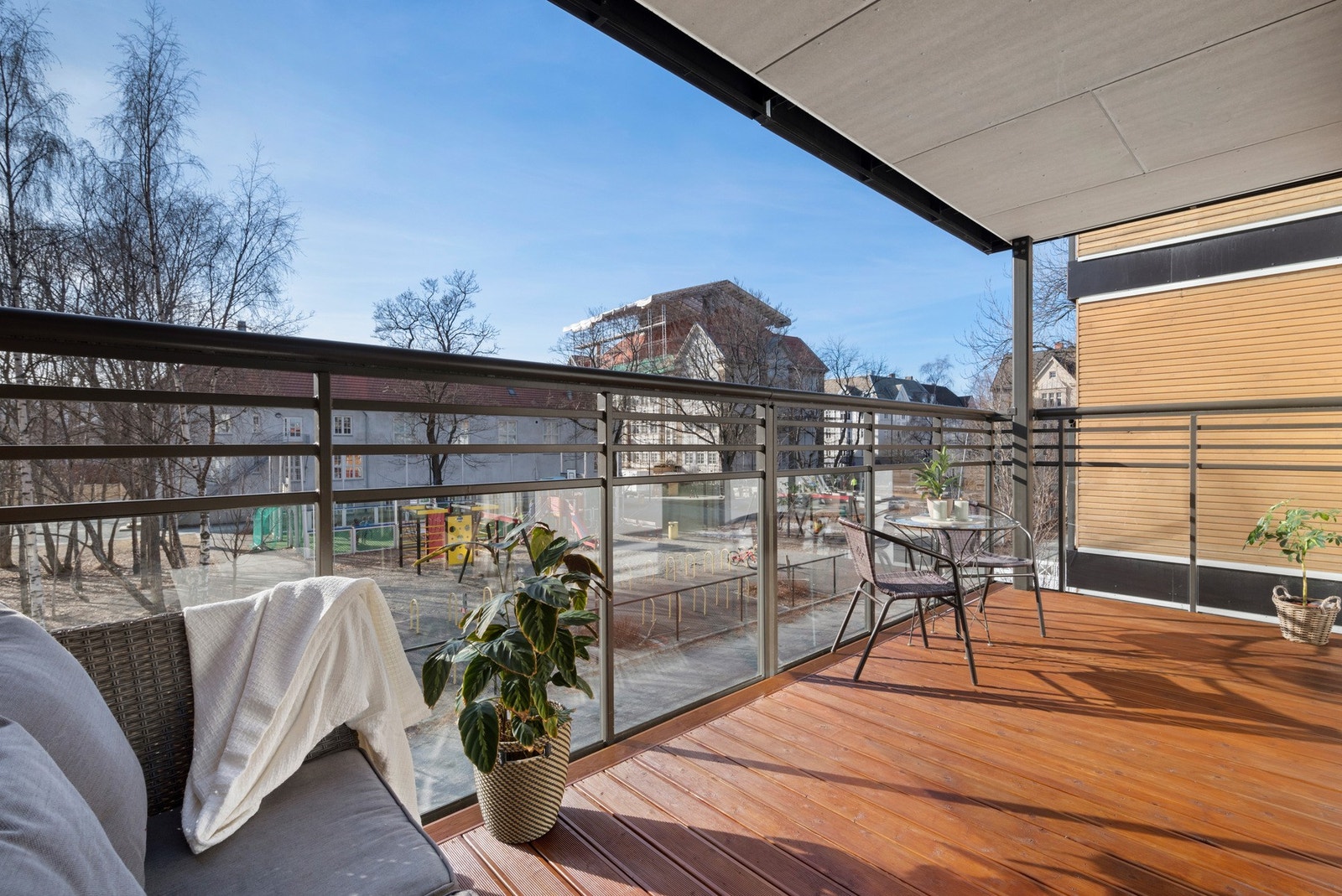 God plass til utemøbler. Galleribilde