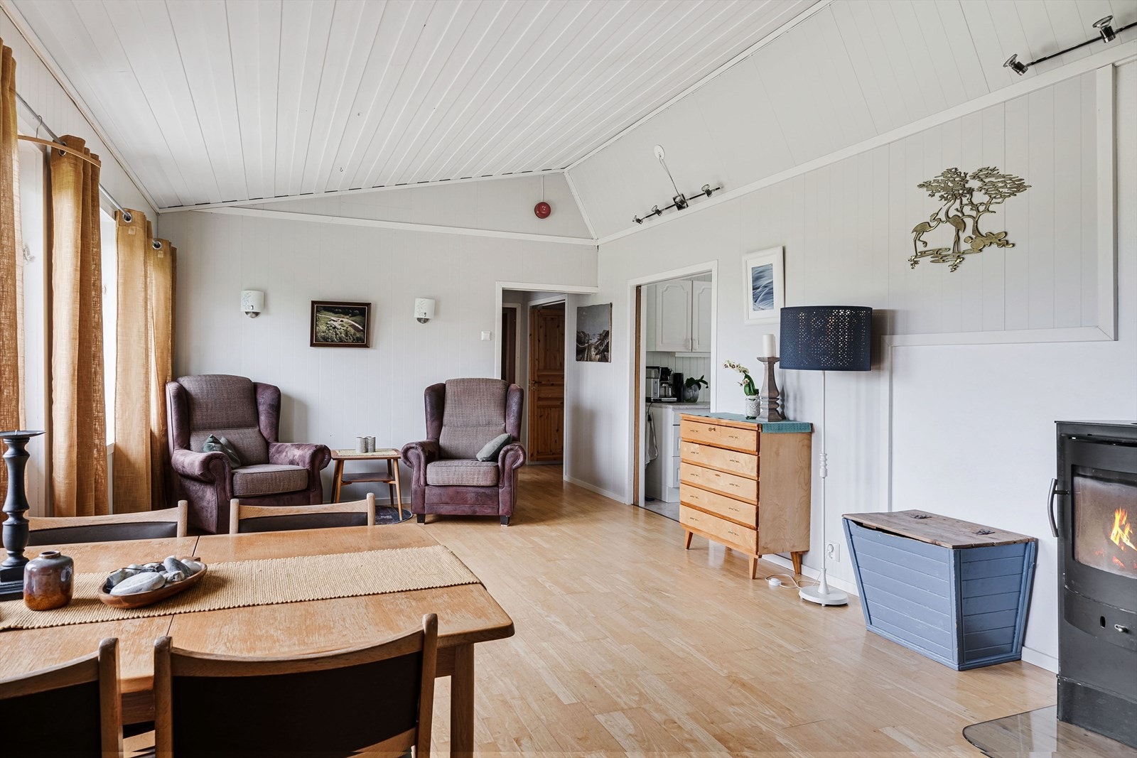 Stue fra sør enden. Galleribilde