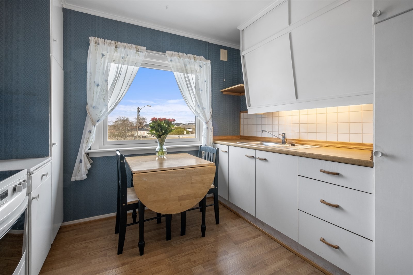 Kjøkken med spiseplass Galleribilde