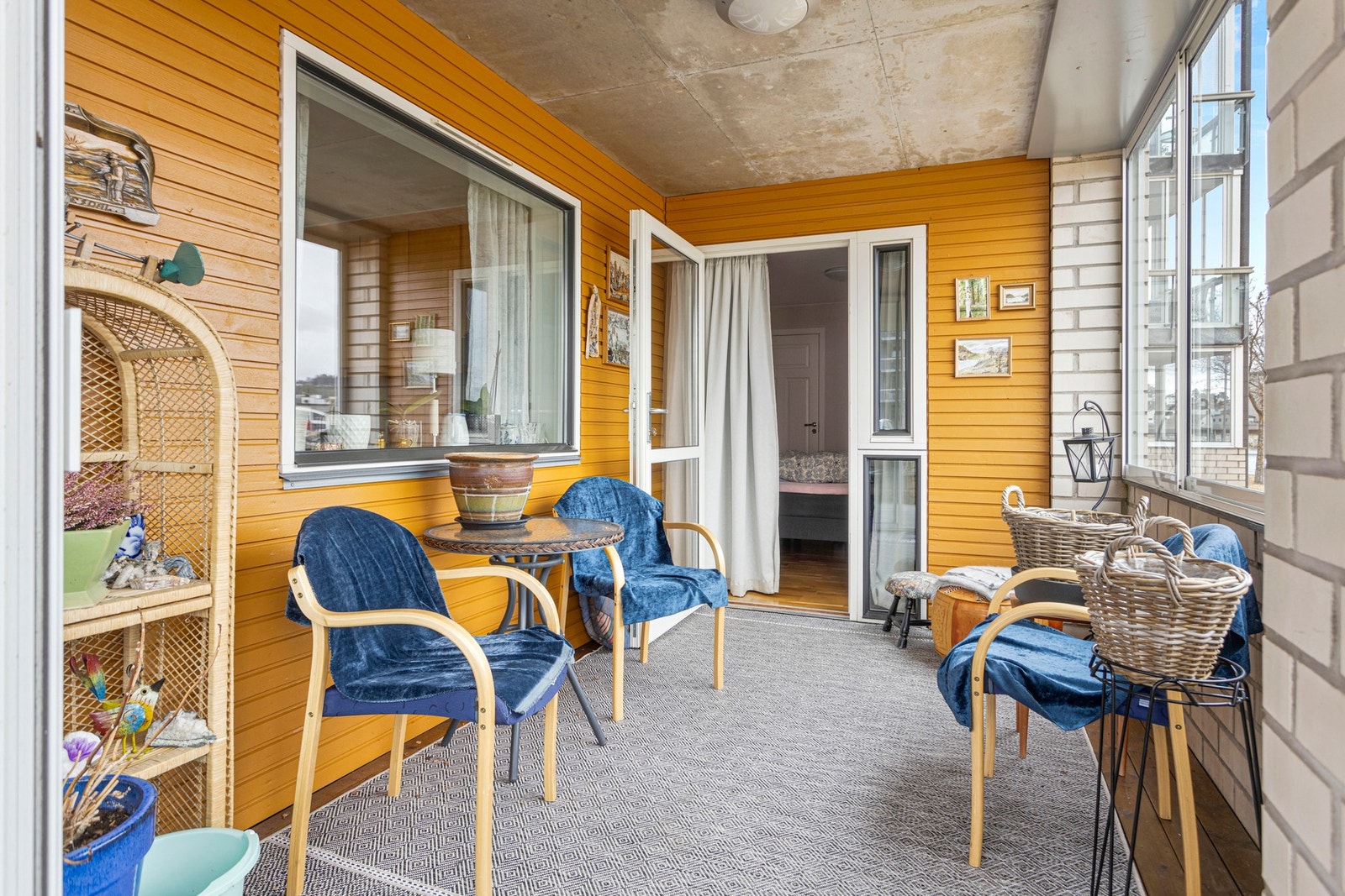 Den innglassede balkongen er en del av terrassen, slik at man kan gå i gjennom. Galleribilde