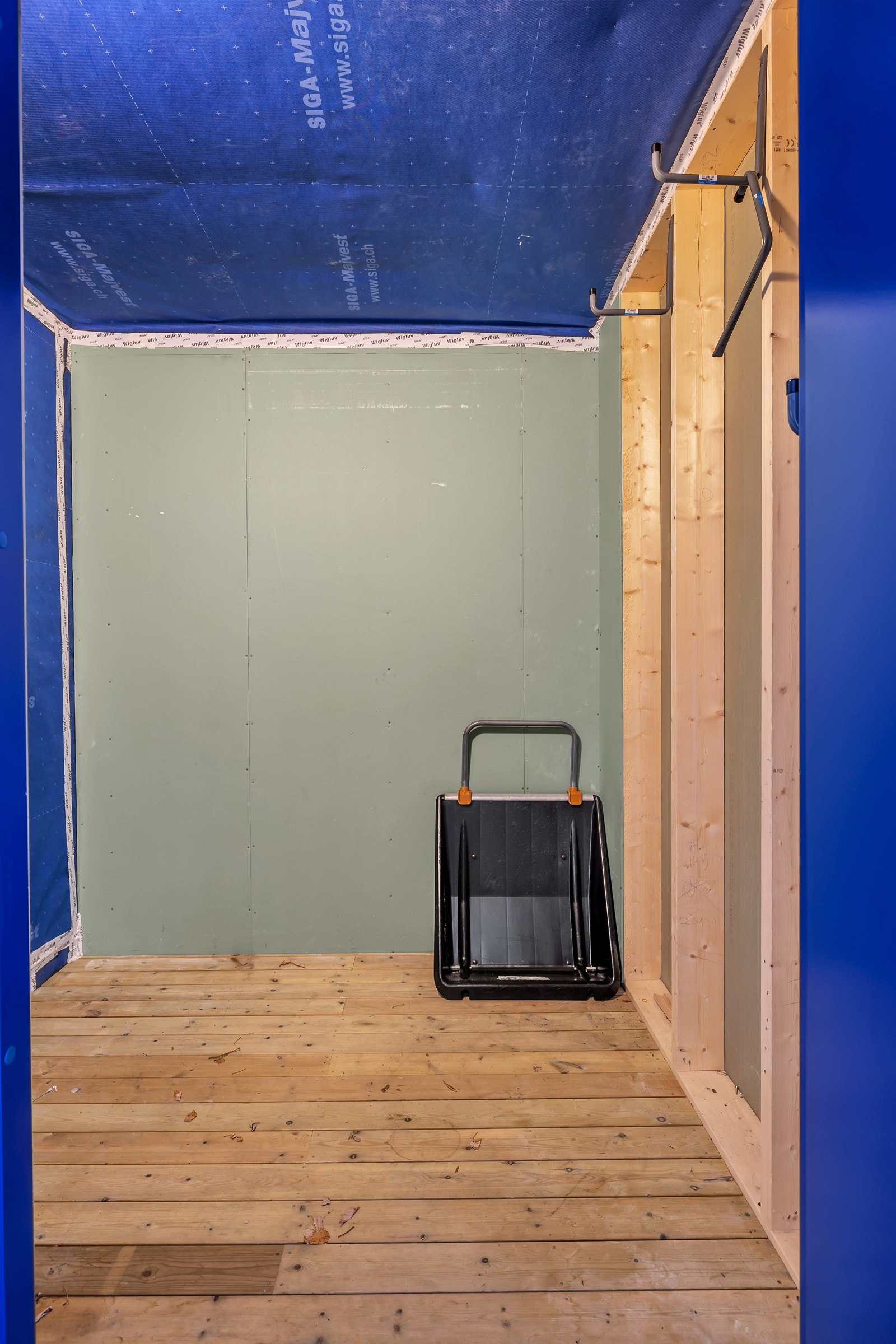 Her har du også en praktisk og fin utvendig sportsbod Galleribilde