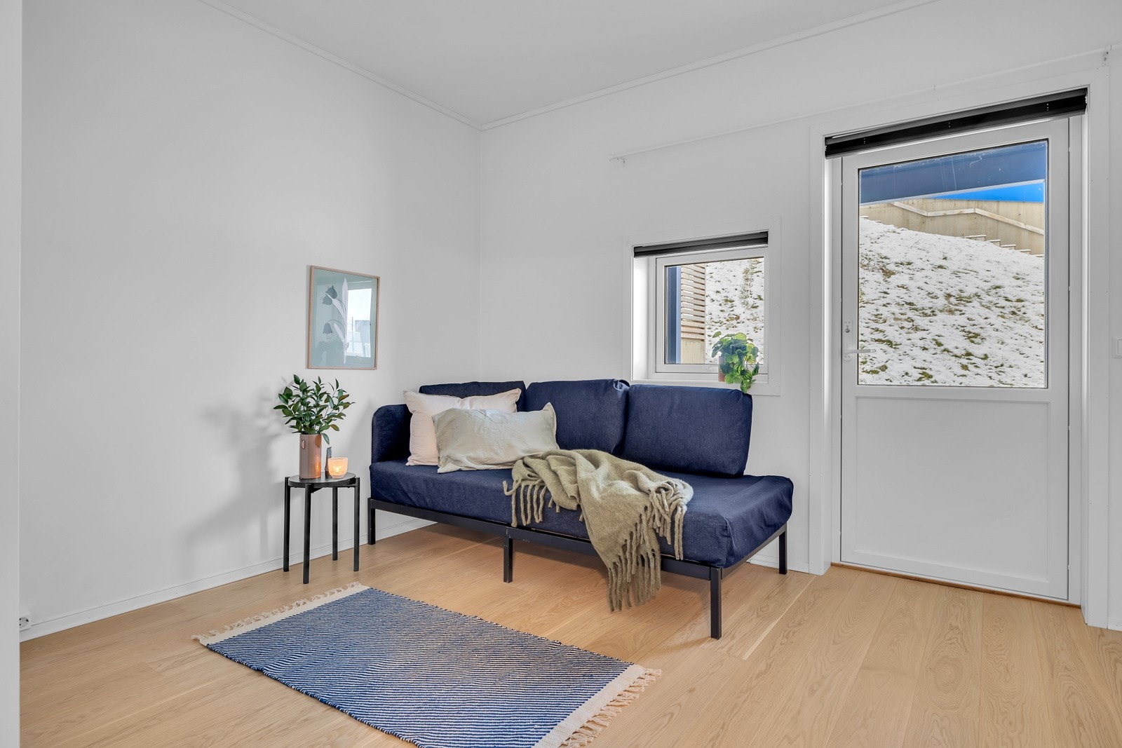 Soverom 2 i 1. etajse ligger vegg i vegg med soverom 1 og er også romslig Galleribilde