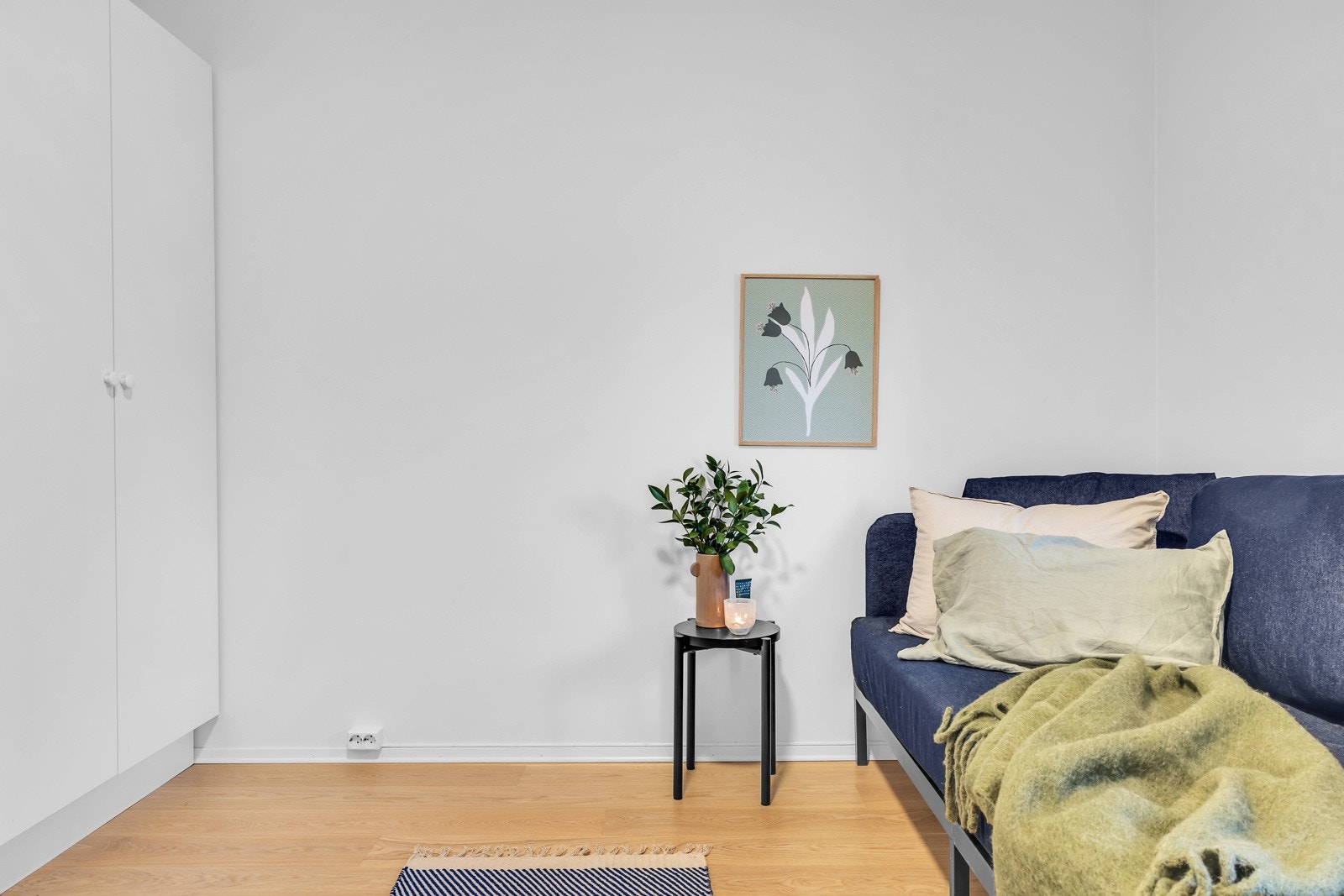 Fra dette soverommet er det utgang til en av boligens totalt 4(!) uteområder Galleribilde