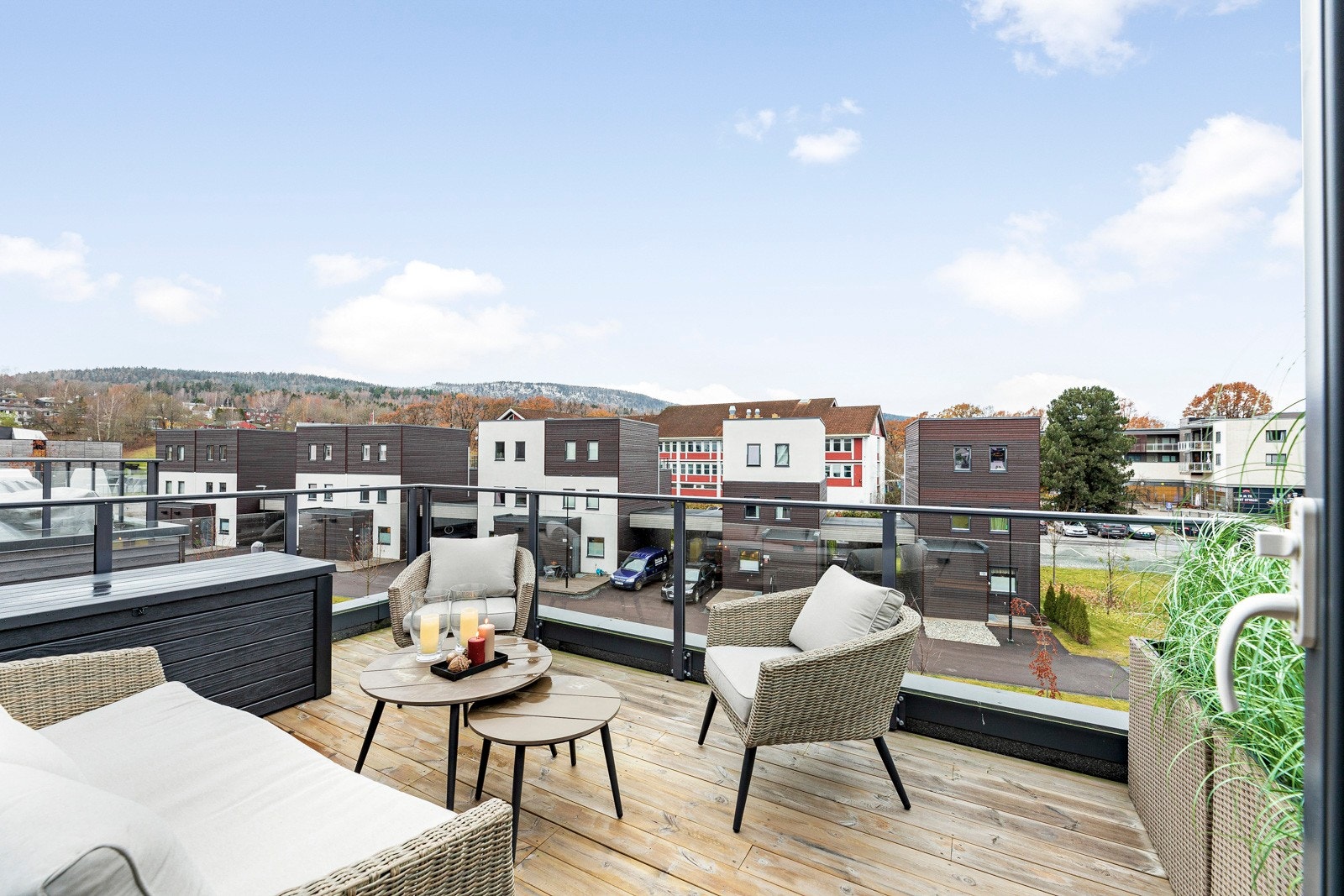 Her kommer du opp i høyden med sol til langt på kveld Galleribilde