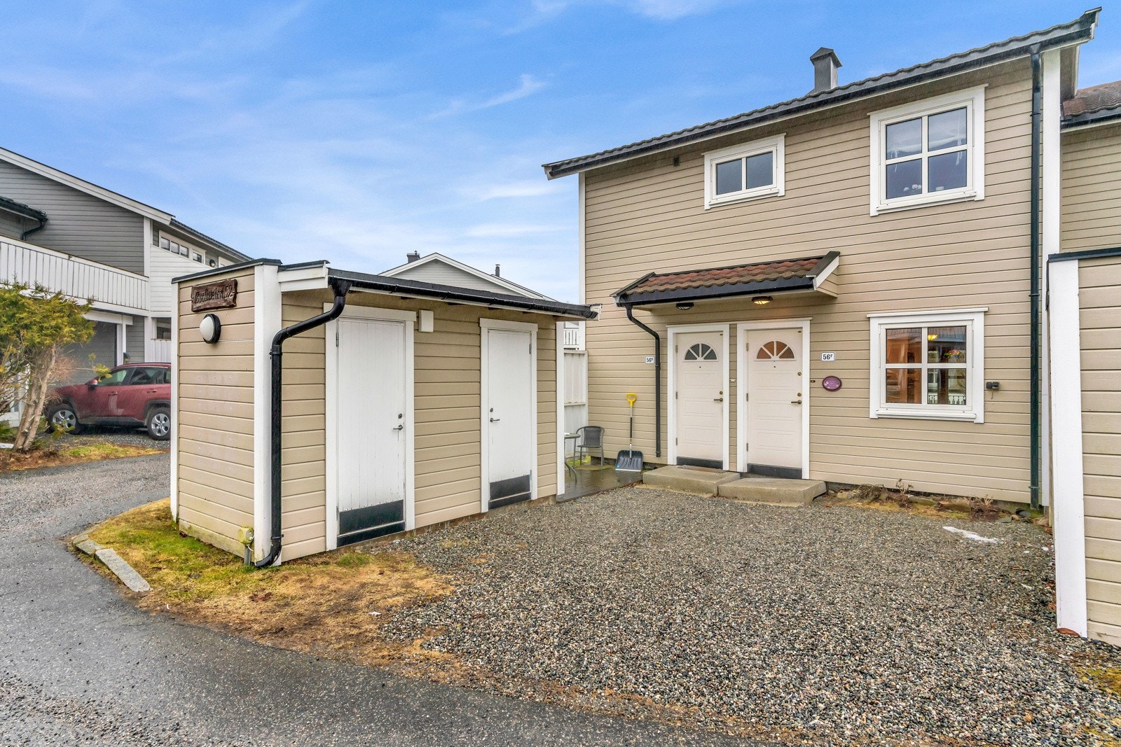 Rett på utsiden finner man også en praktisk utebod Galleribilde