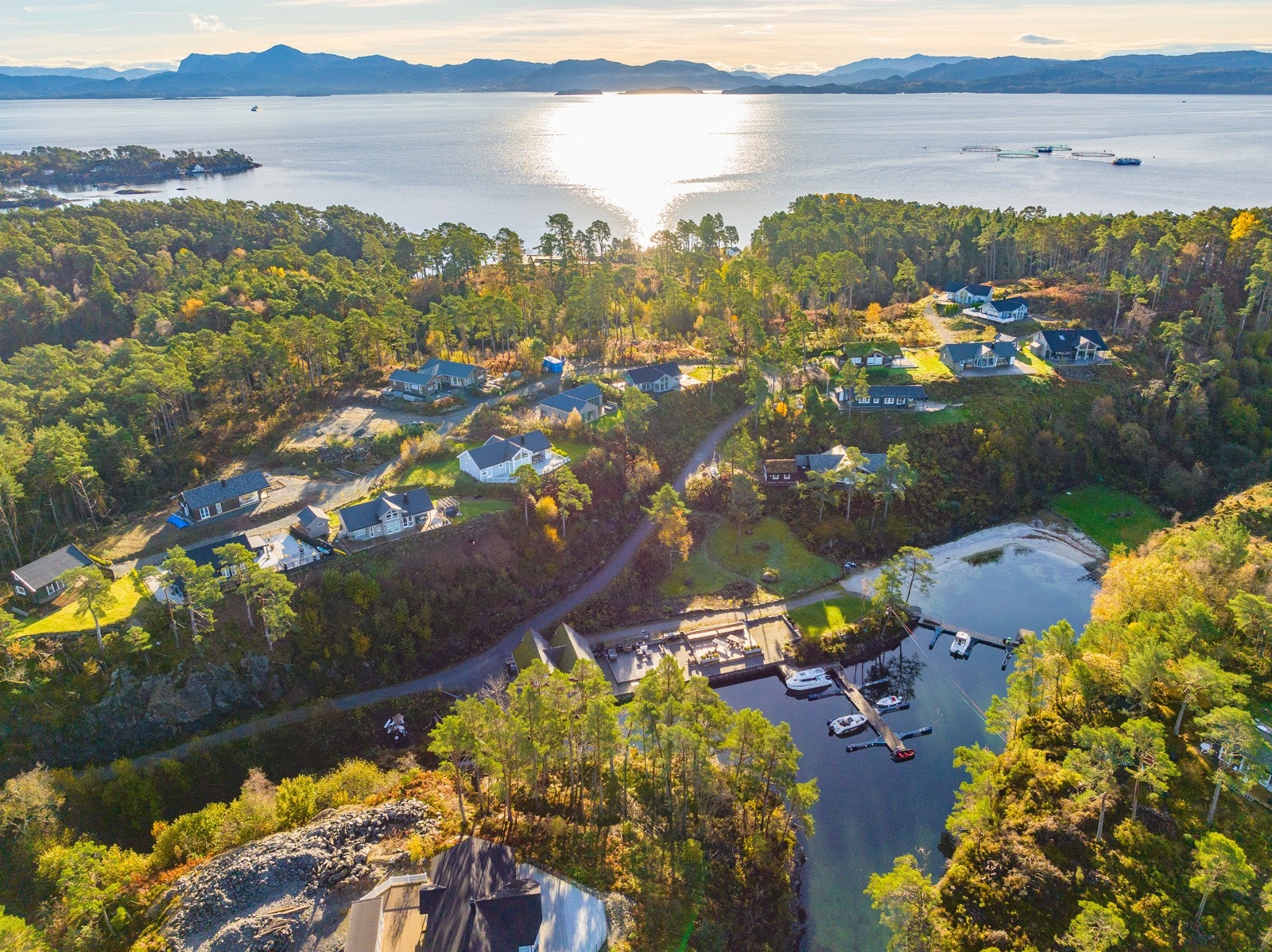 Velkommen til nydelige Ytterøya, et hytteparadis like utenfor Bergen! Galleribilde