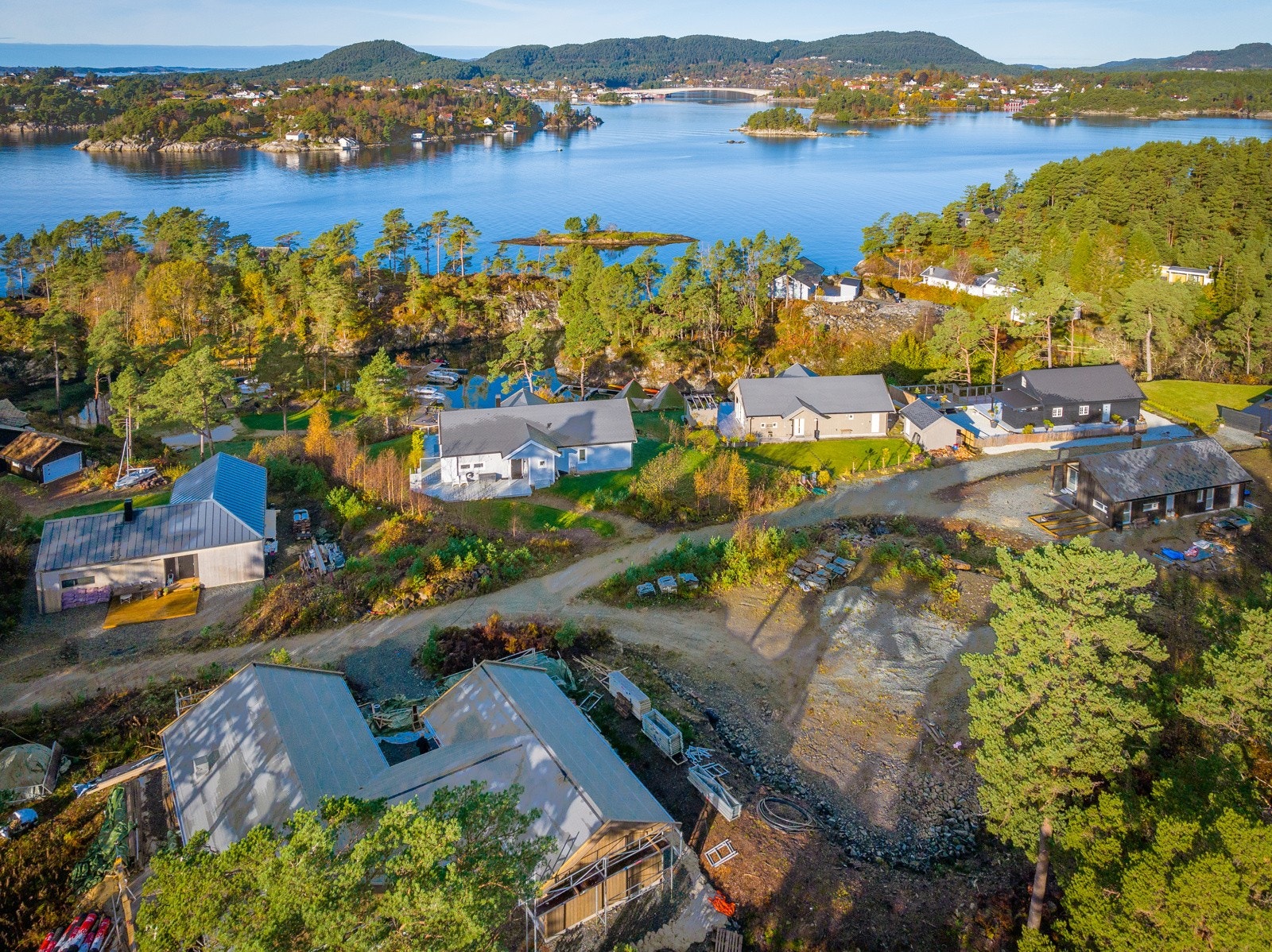 En stor og god hyttetomt i et etablert hyttfelt med gode naboer. Galleribilde