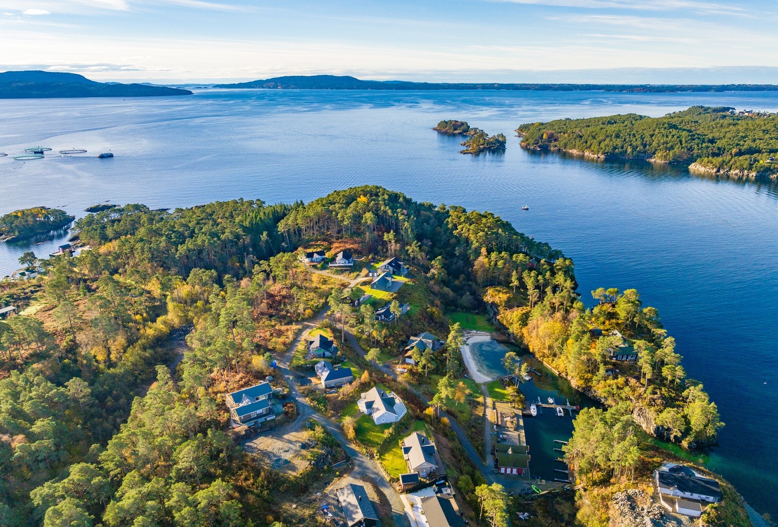 En båttur er ikke langt unna når man er stasjonert her. Galleribilde