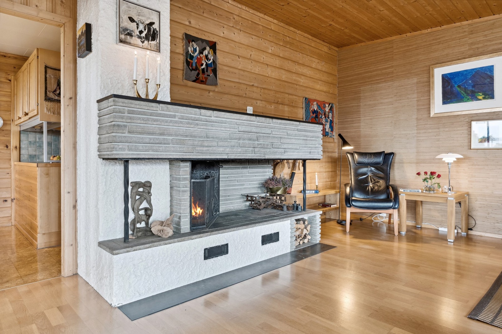 Vedovn i stue. Galleribilde