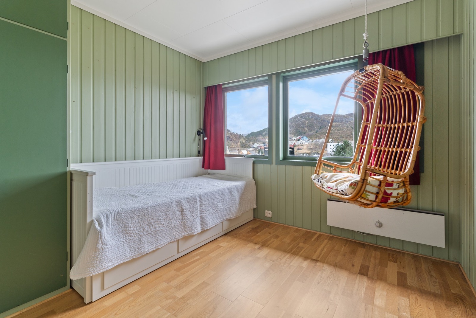 Soverom (hovedetasje). Galleribilde